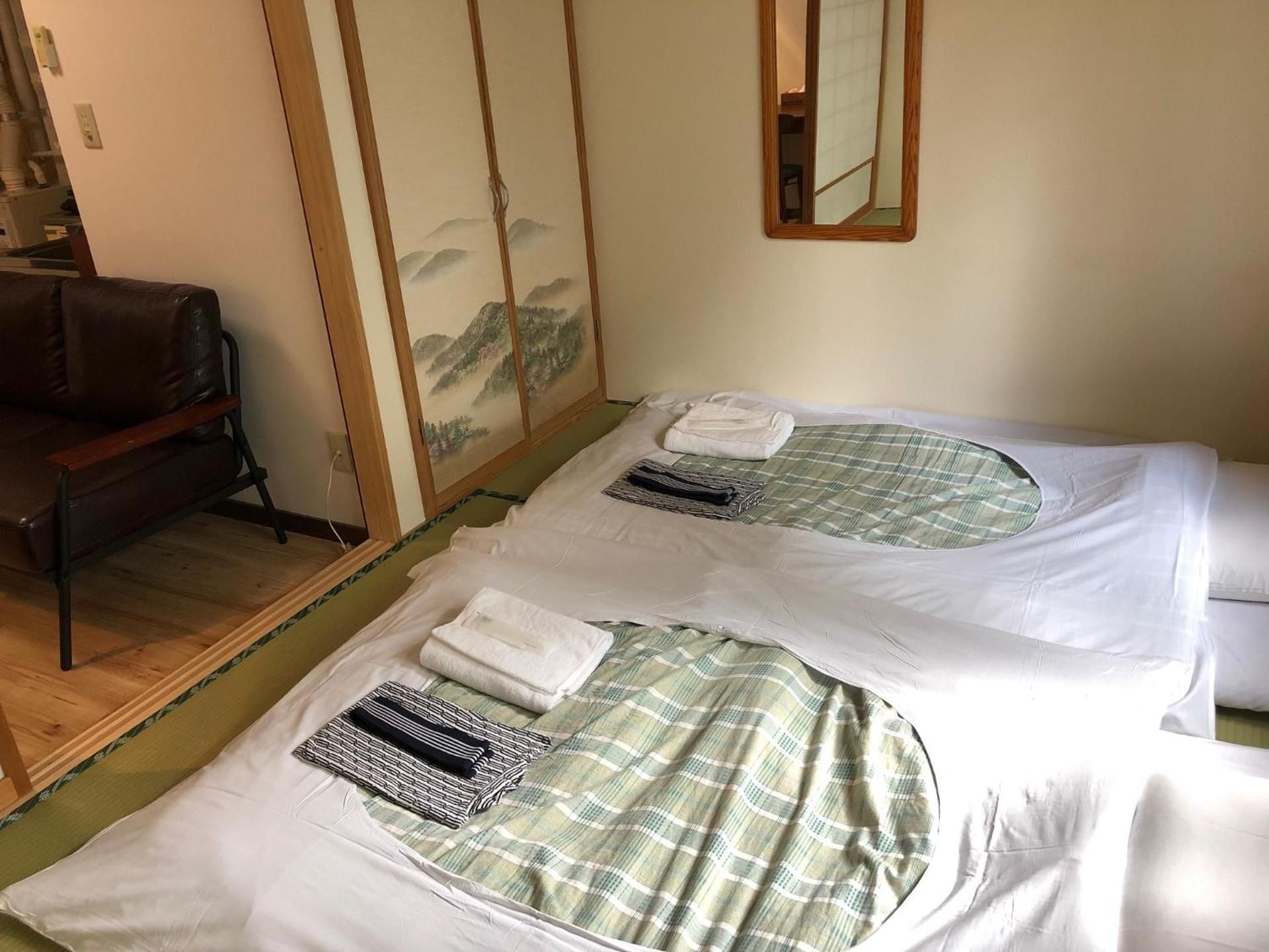 One-Bedroom Apartment with One Private Bathroom E2