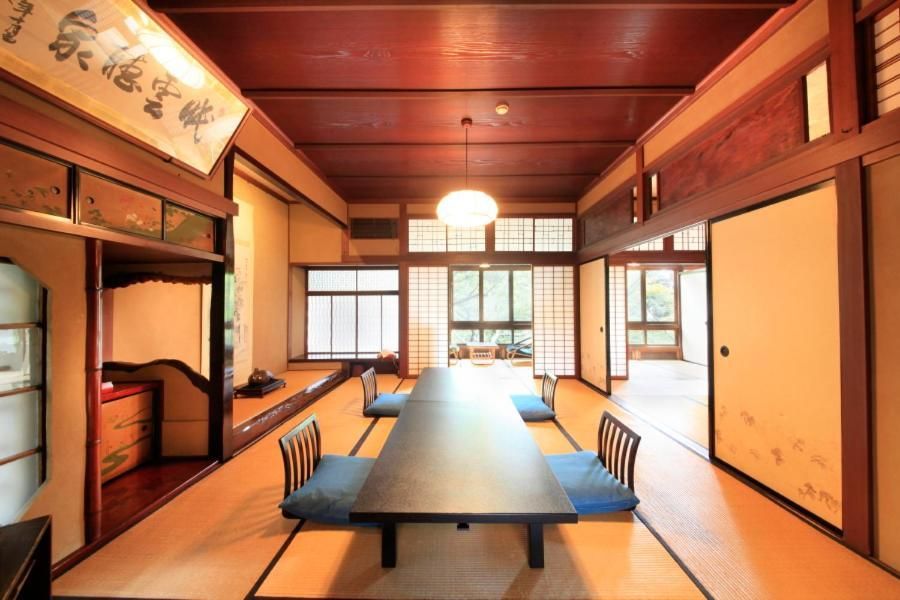 Japanese-Style Suite Room B – Shared Hot spring Bath & Garden View