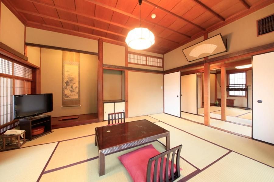 Japanese-Style Superior Room – Shared Hot spring Bath & Garden View