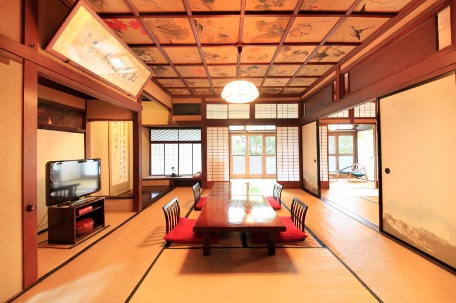Japanese-Style Single Room – Shared Hot spring Bath & Garden View