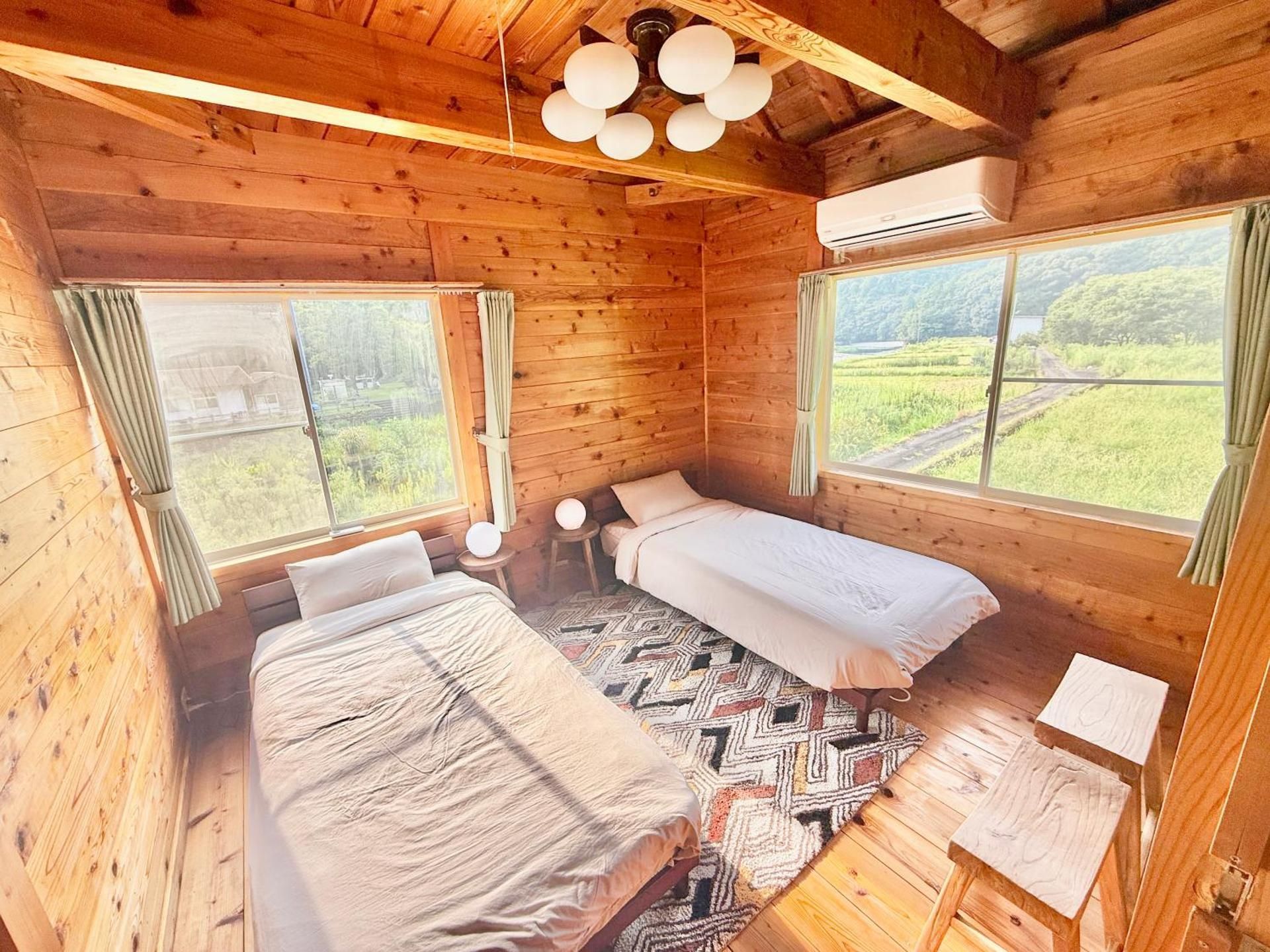 Standard Twin Room with Shared Bathroom