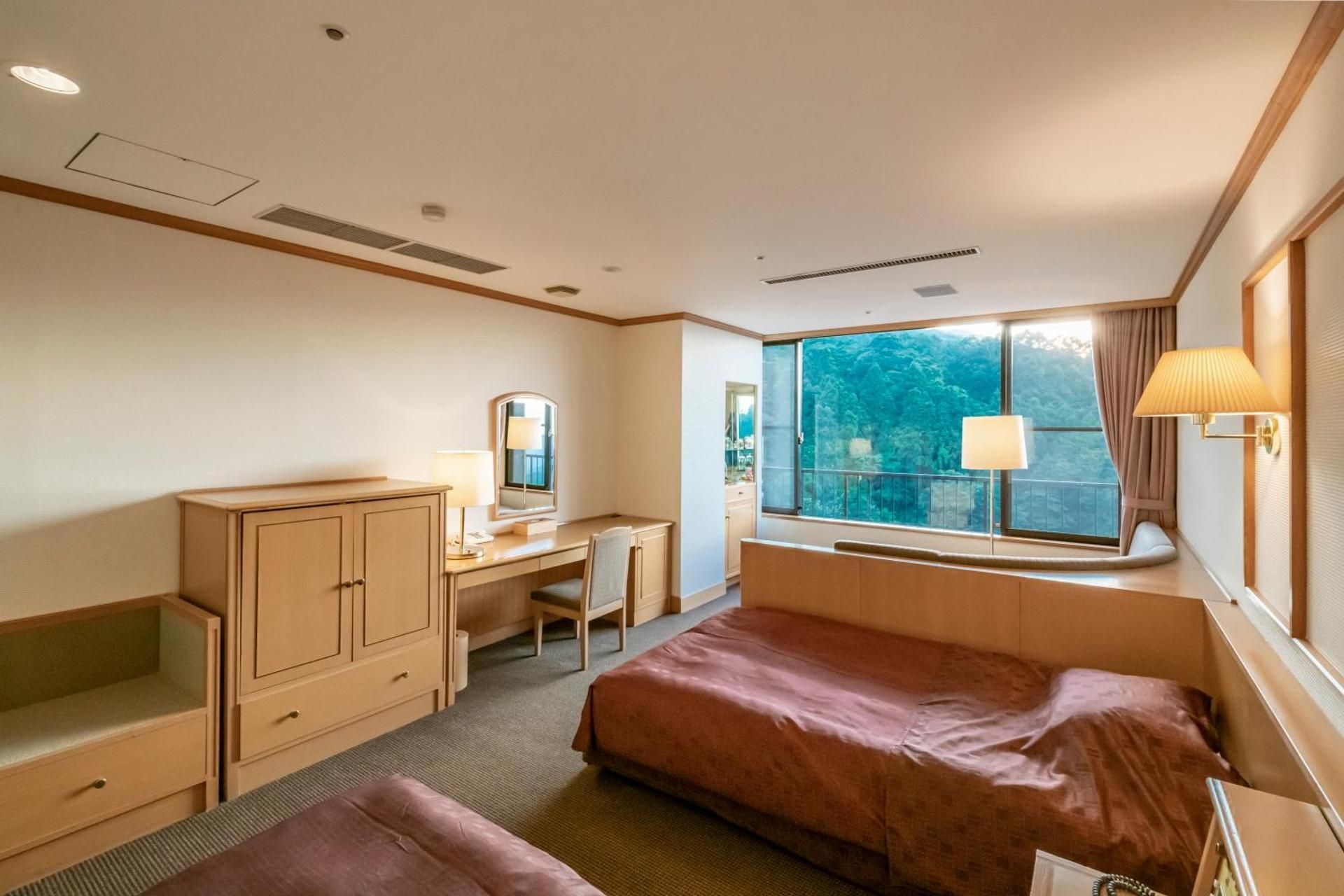 Twin Room - Breakfast Included