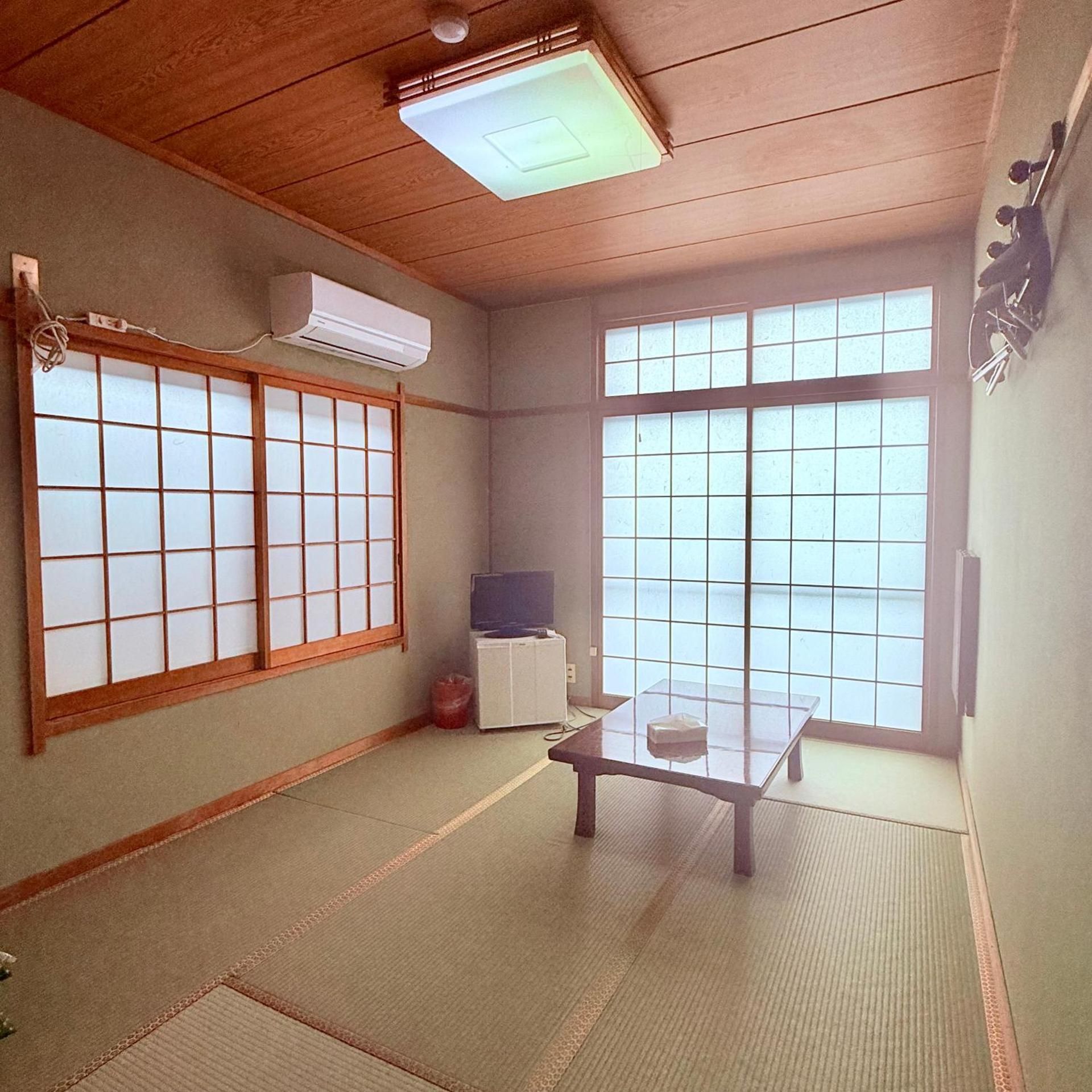 Economy Twin Room