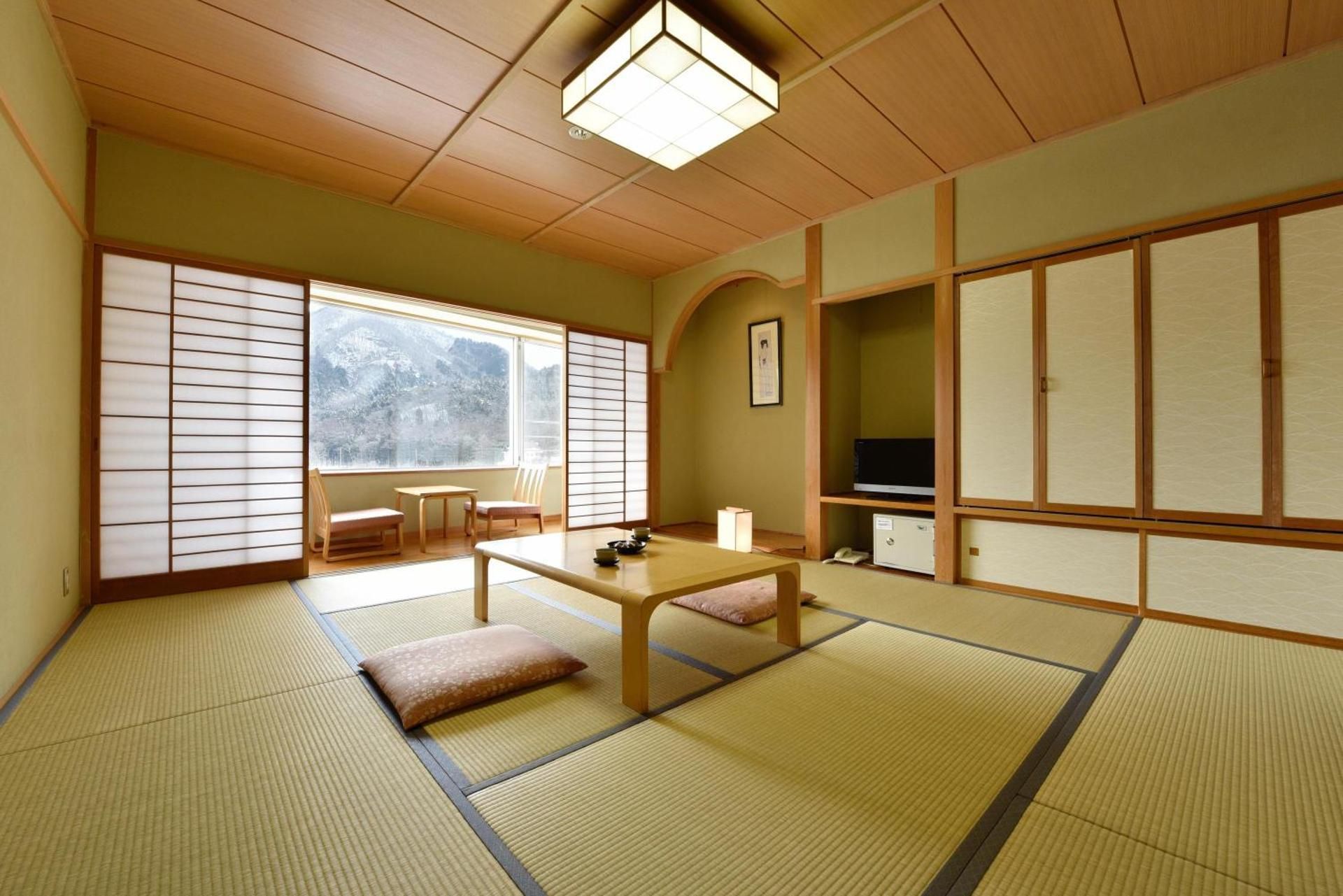 Japanese-Style Room