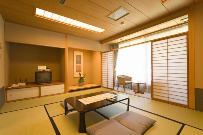 Japanese-Style Family Room