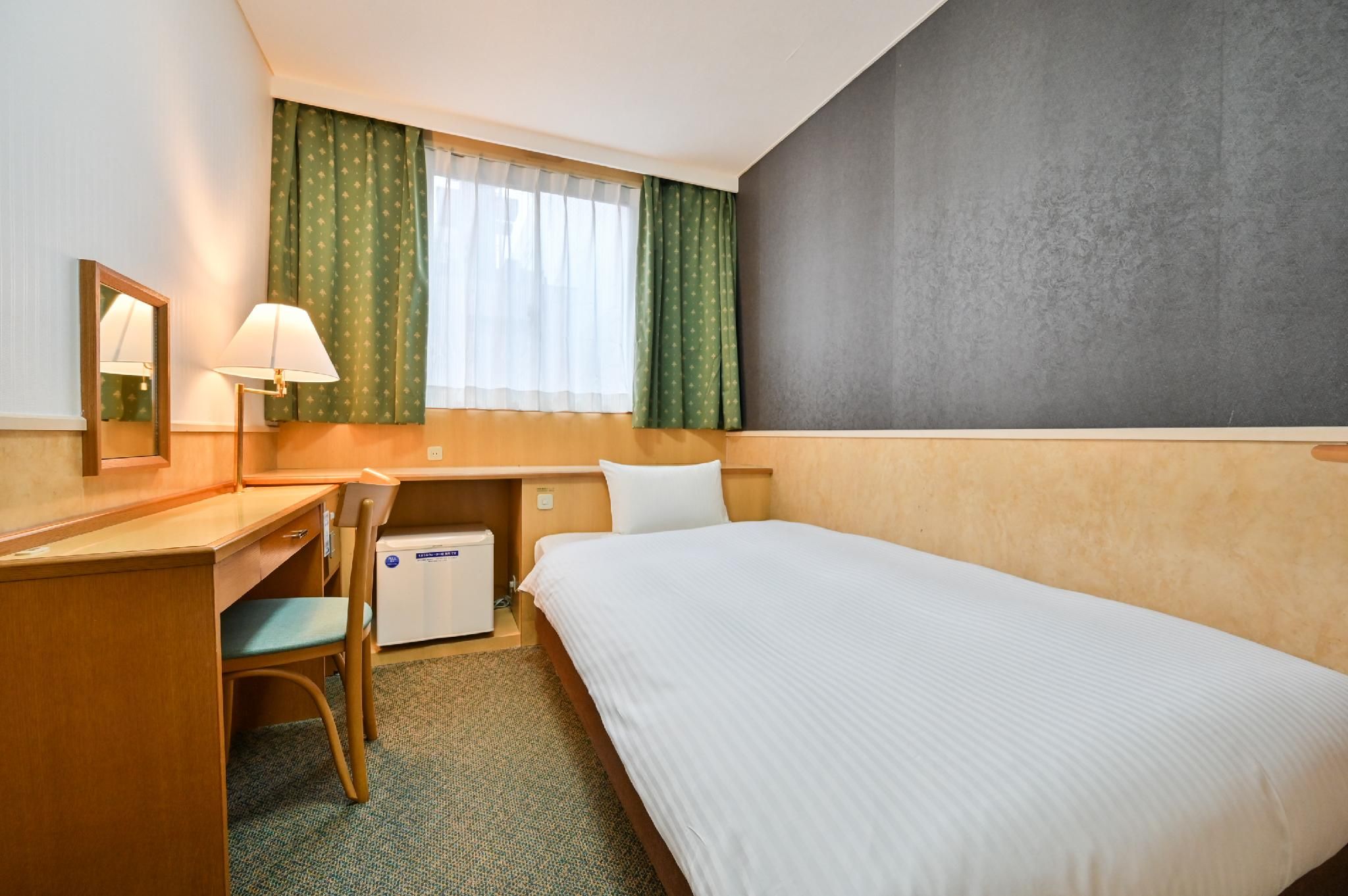 Standard Single Room - Smoking