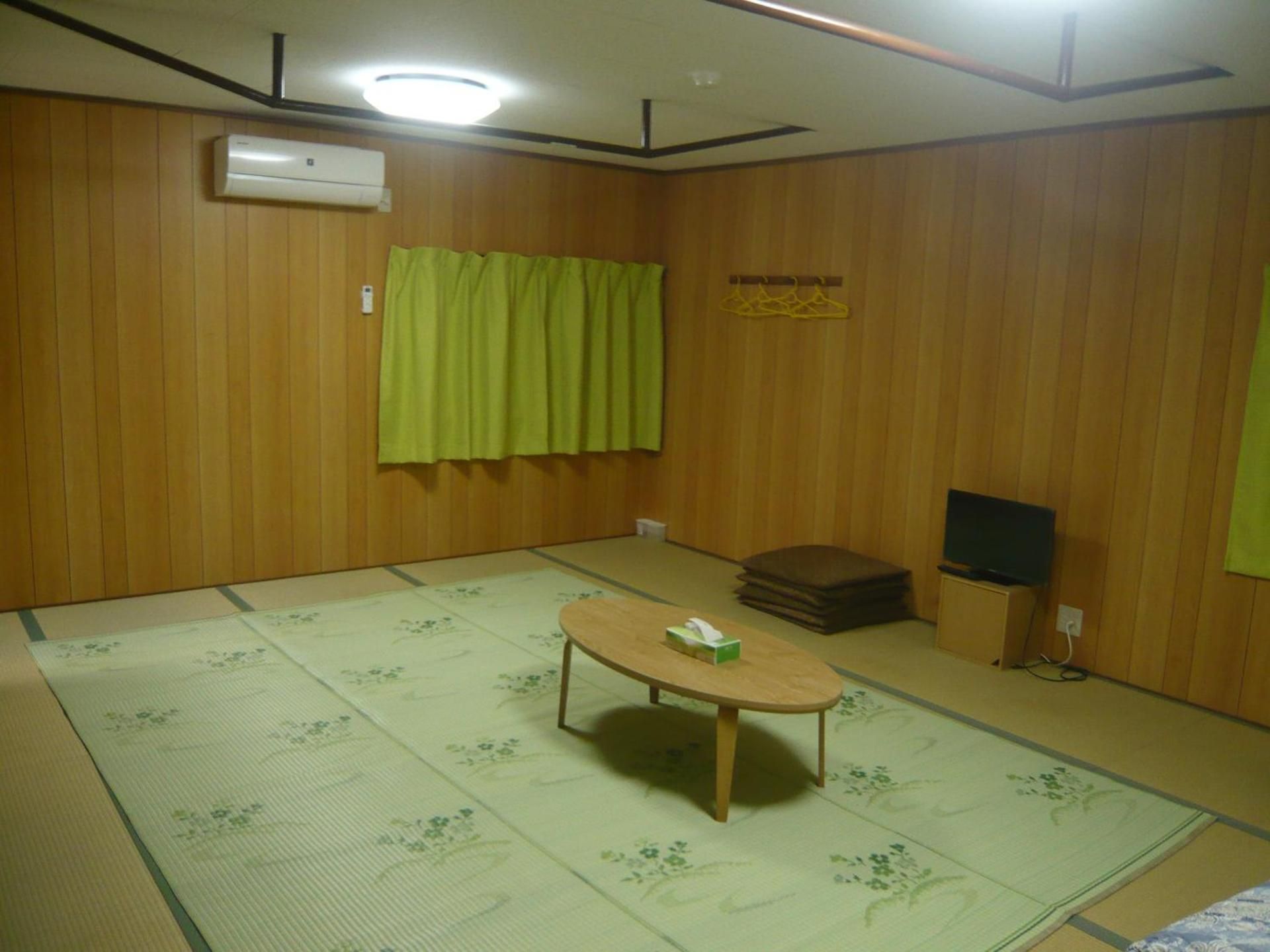 Japanese-Style Room