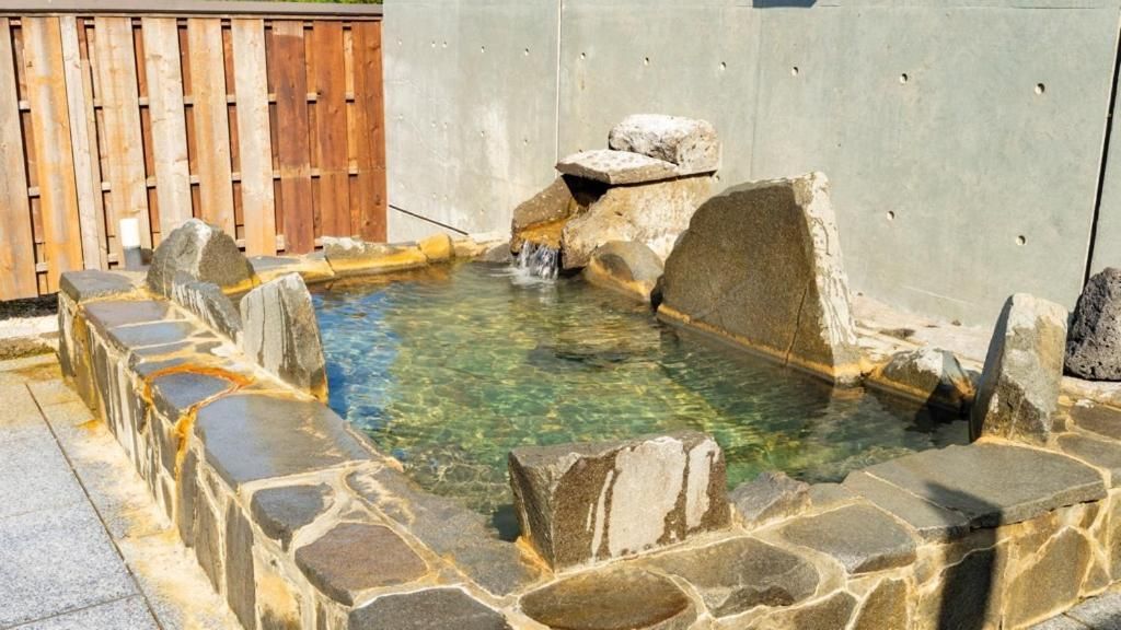 hot spring bath