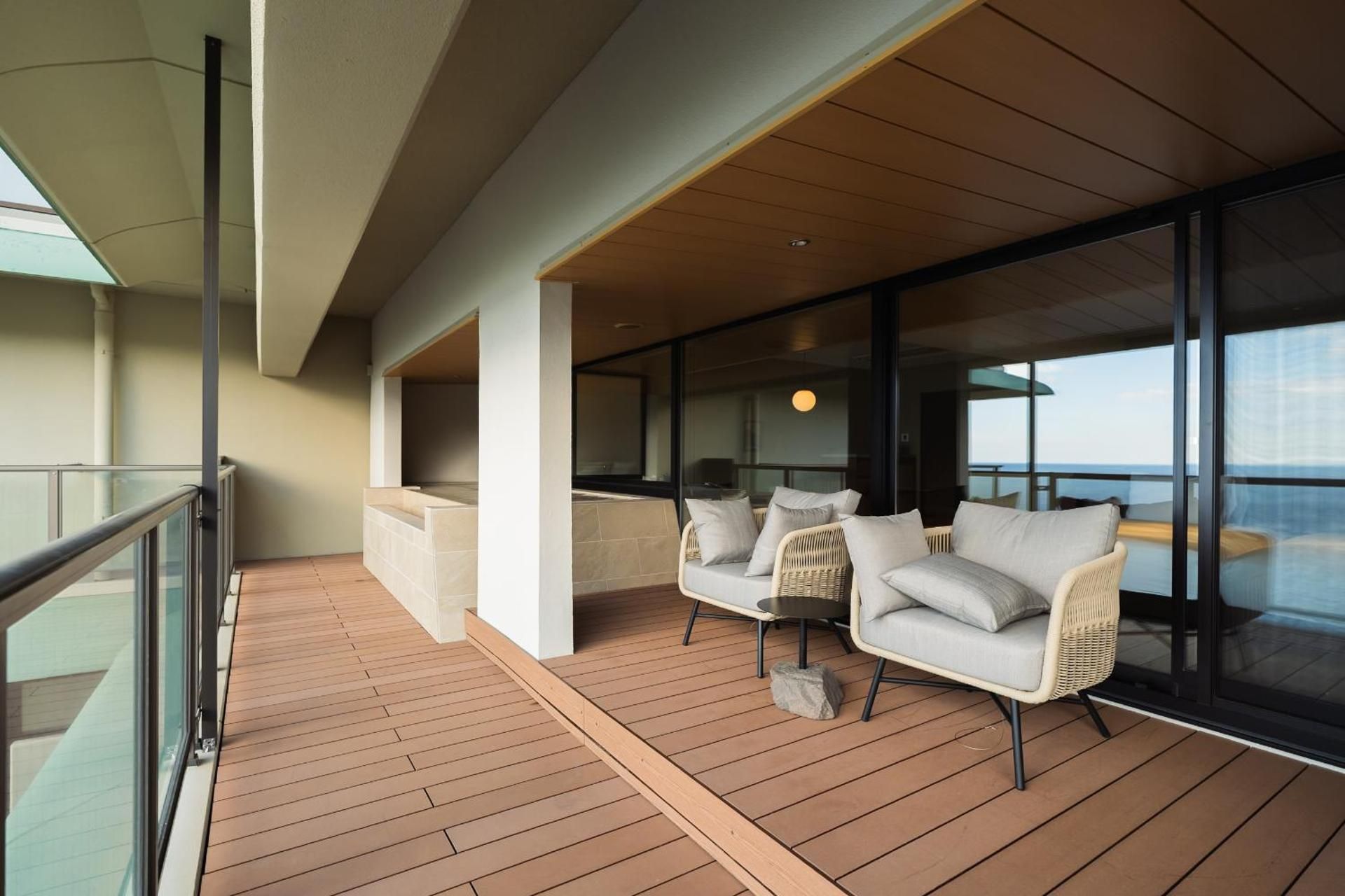 Standard Twin Room with Sea View