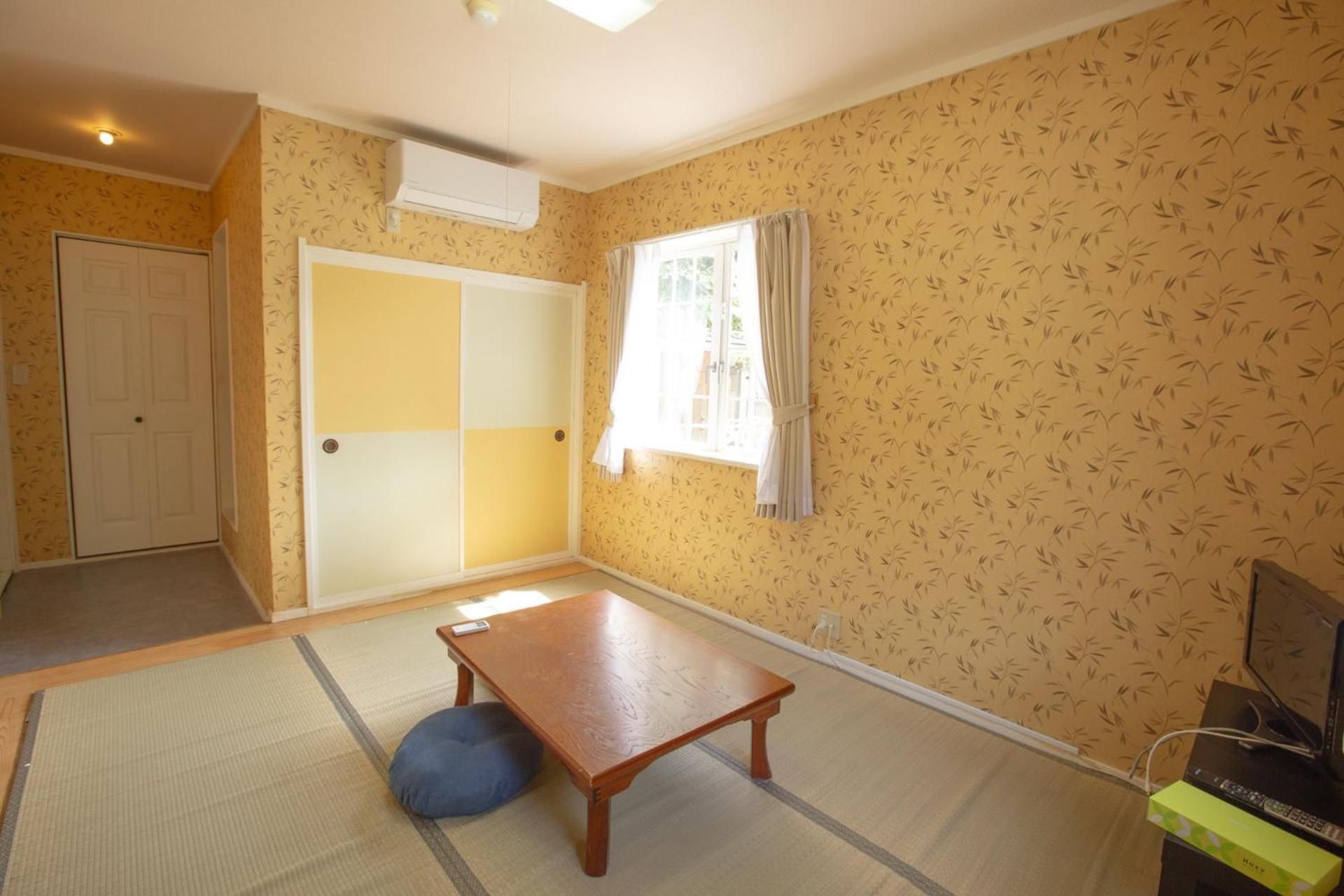 Japanese-Style Room