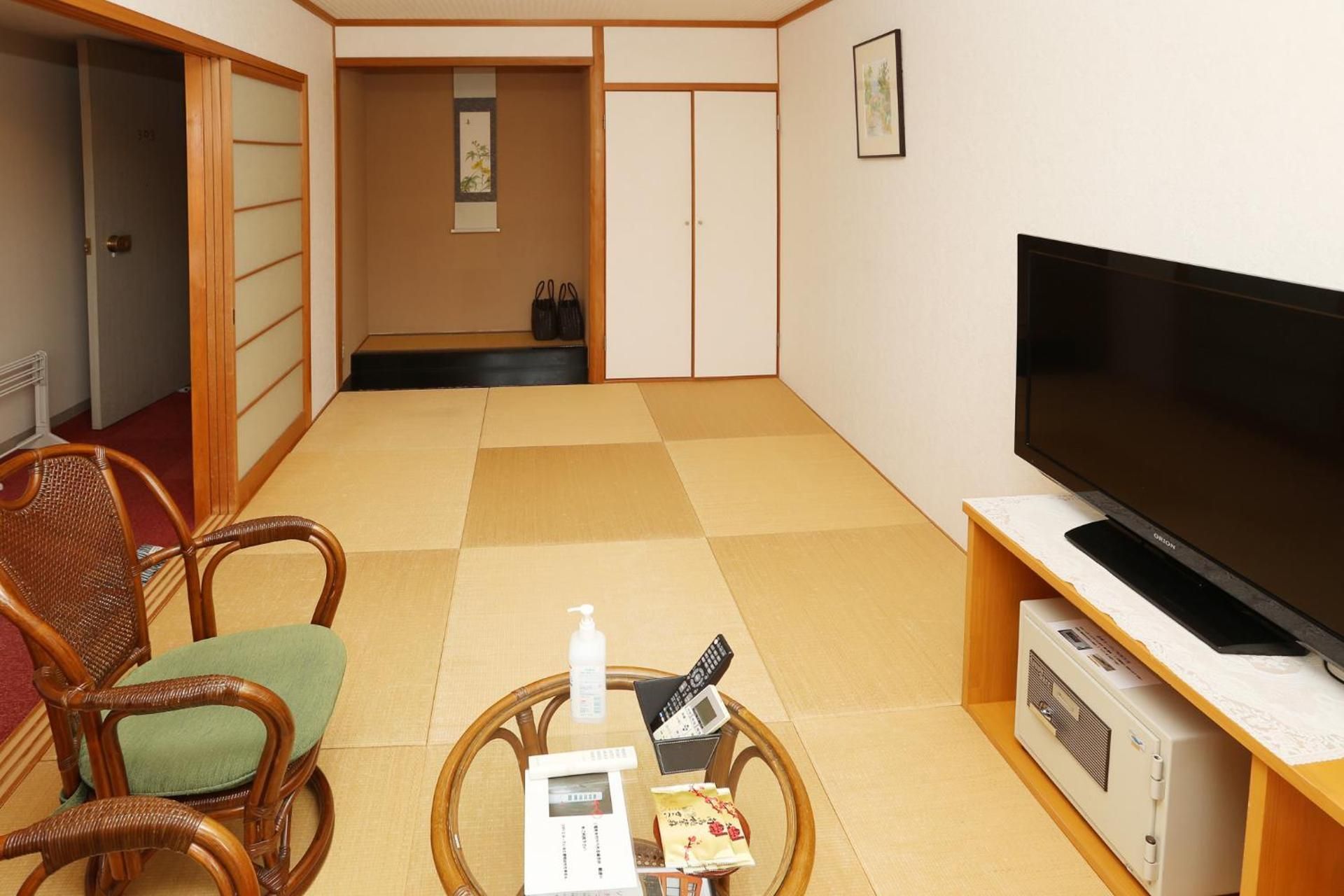 Deluxe Family Room