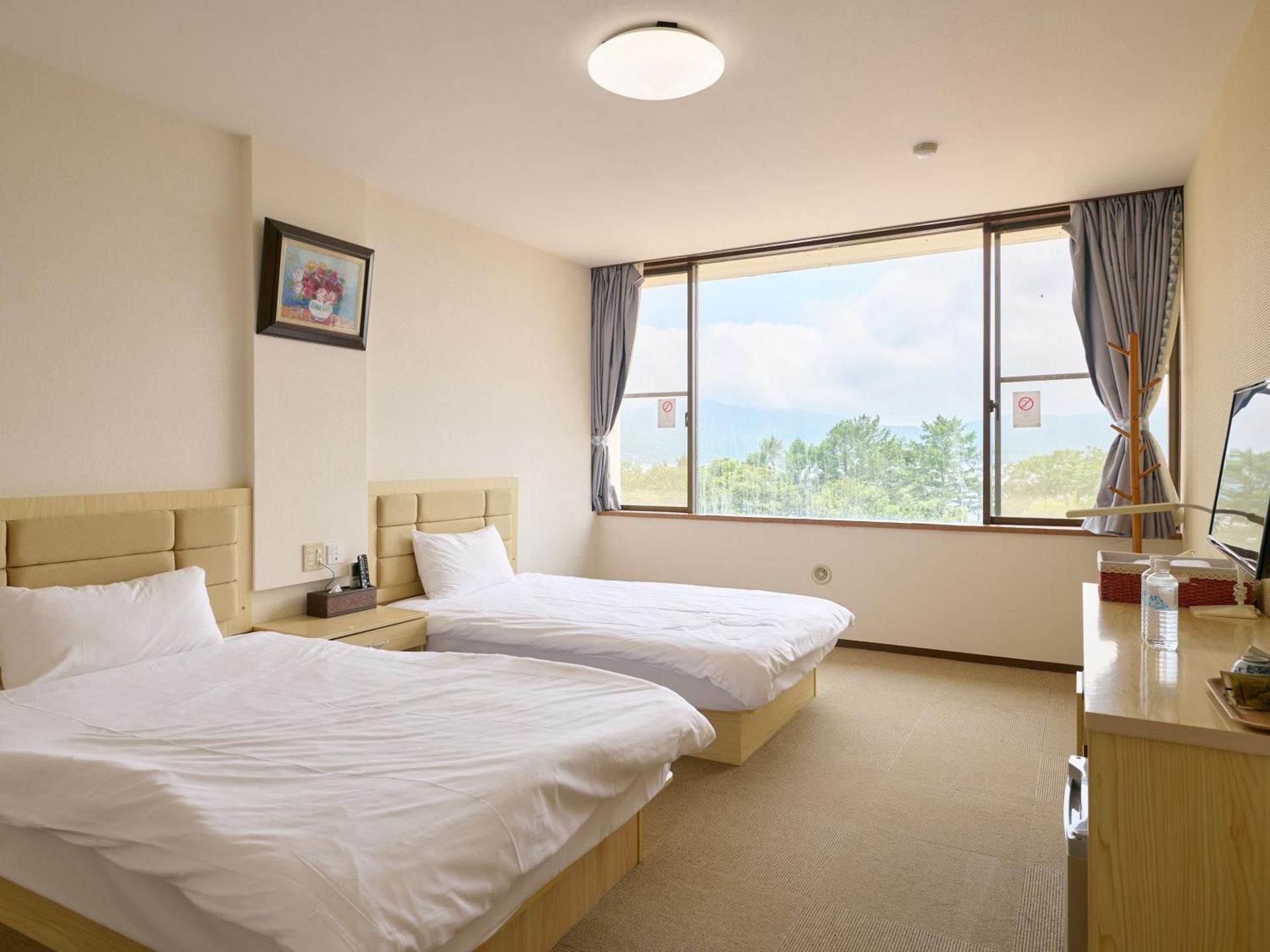 Twin Room with Mountain View