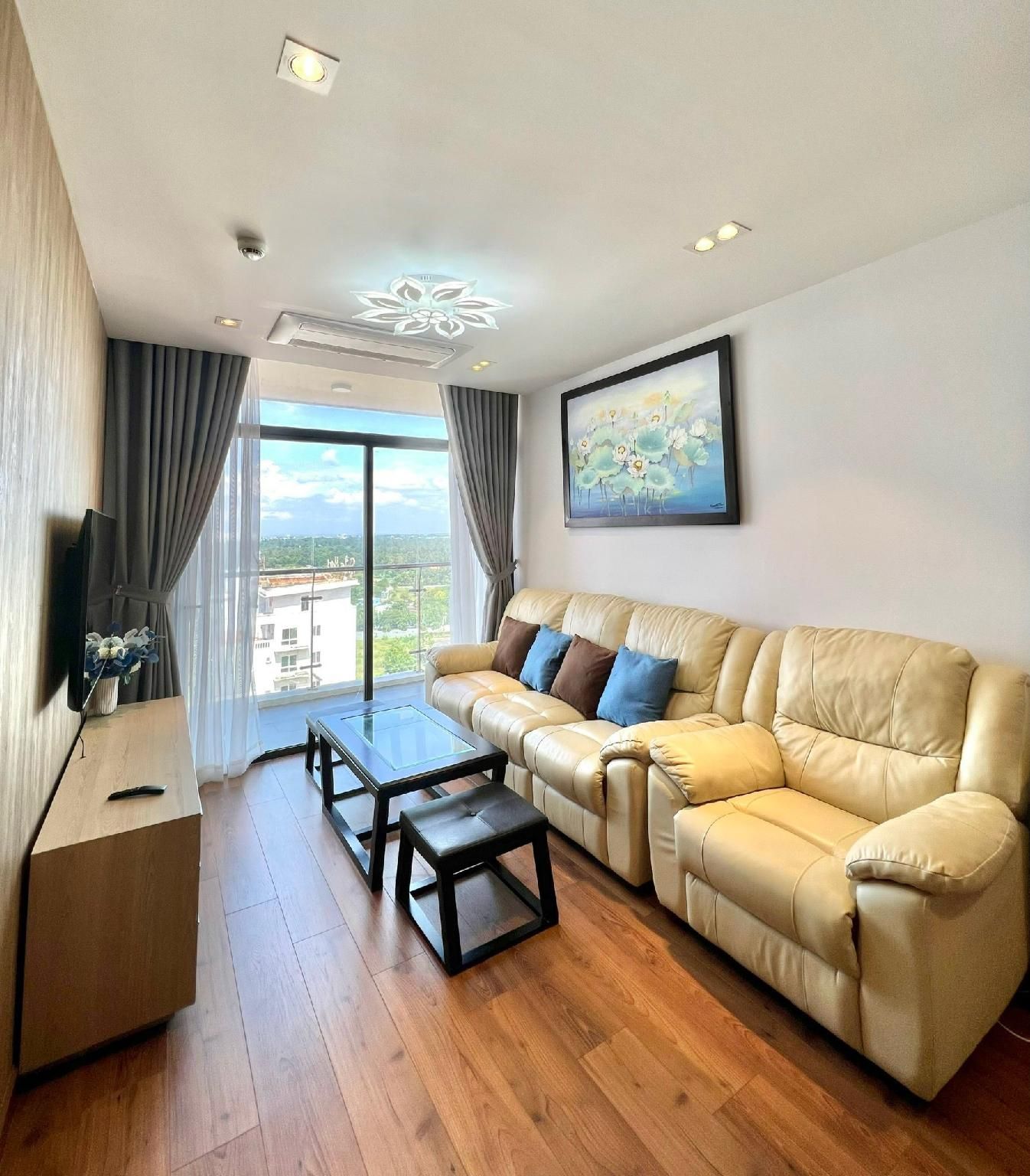 2-Bedroom Sea View Apartment