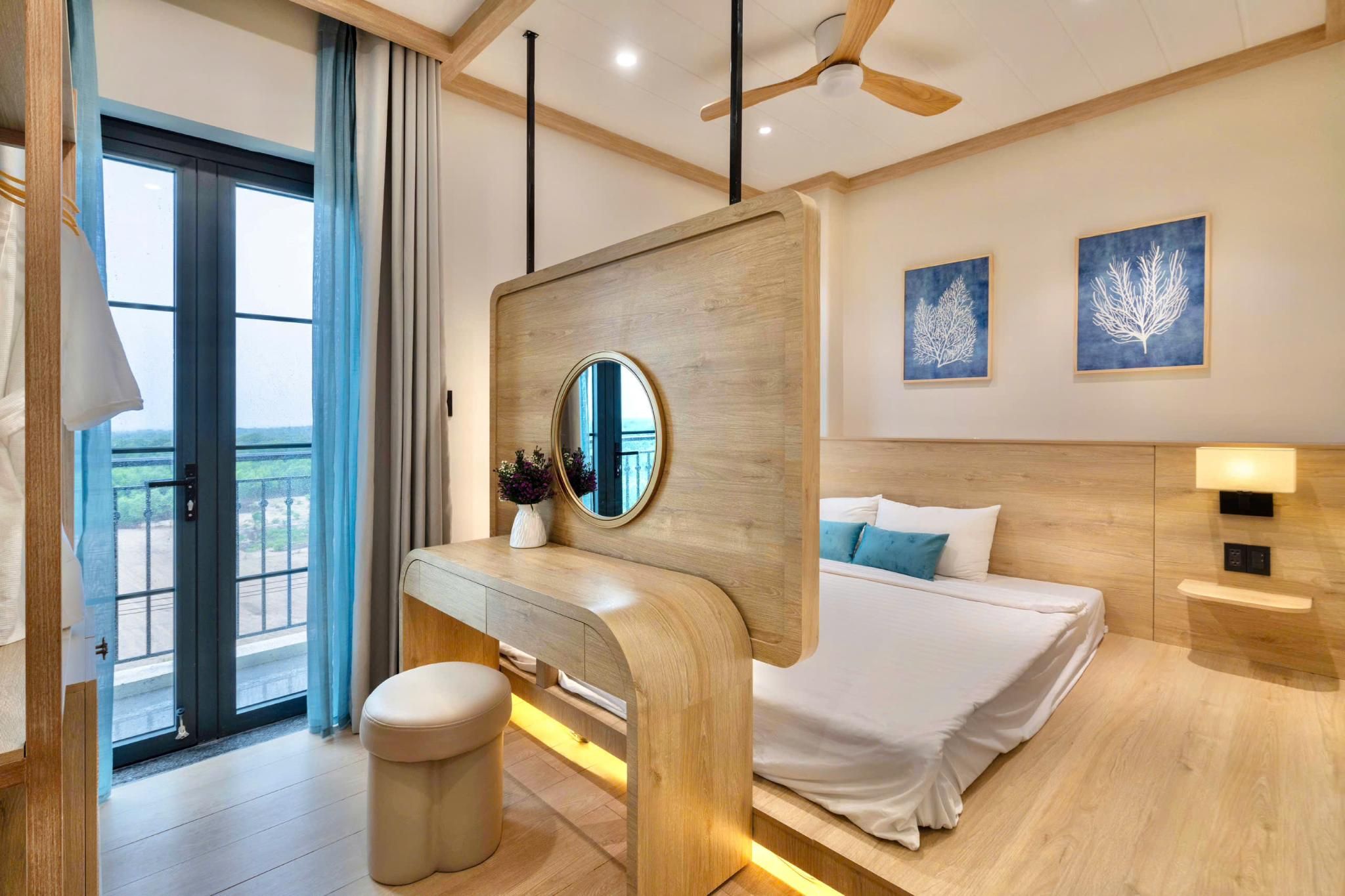 Penthouse Sea View Double Balcony