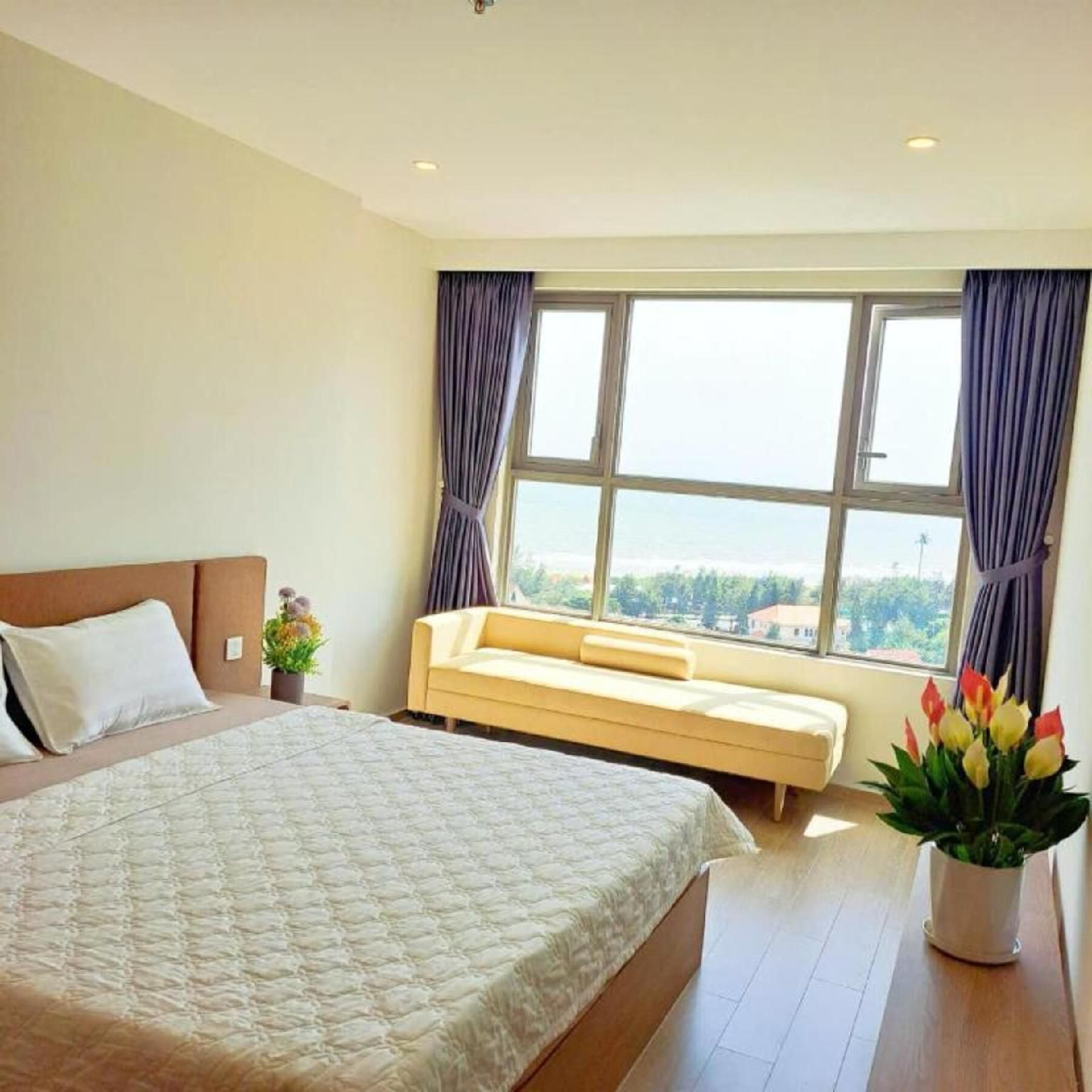 Three-Bedroom Apartment with Ocean View