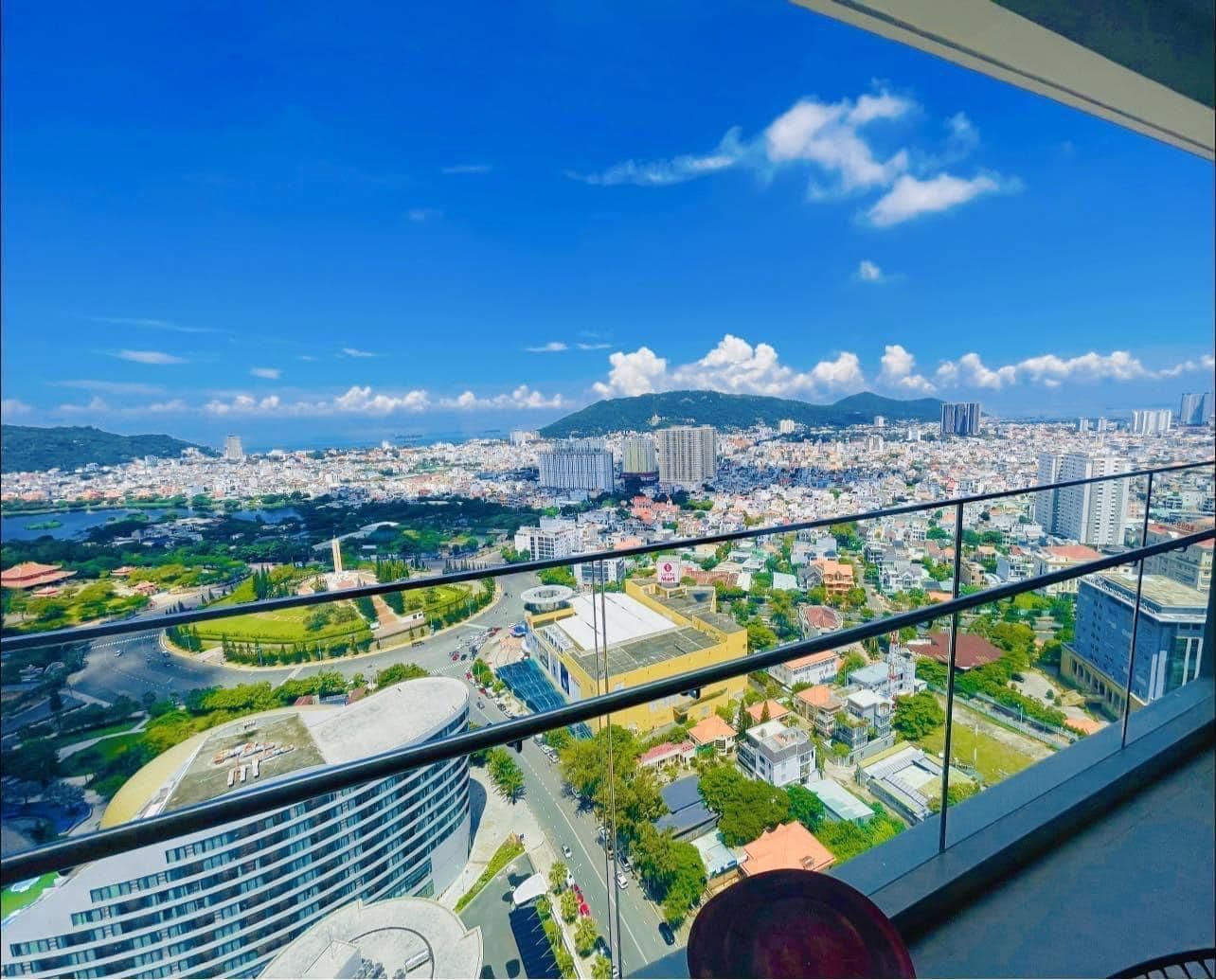 Luxury 2-Bedroom Apartment