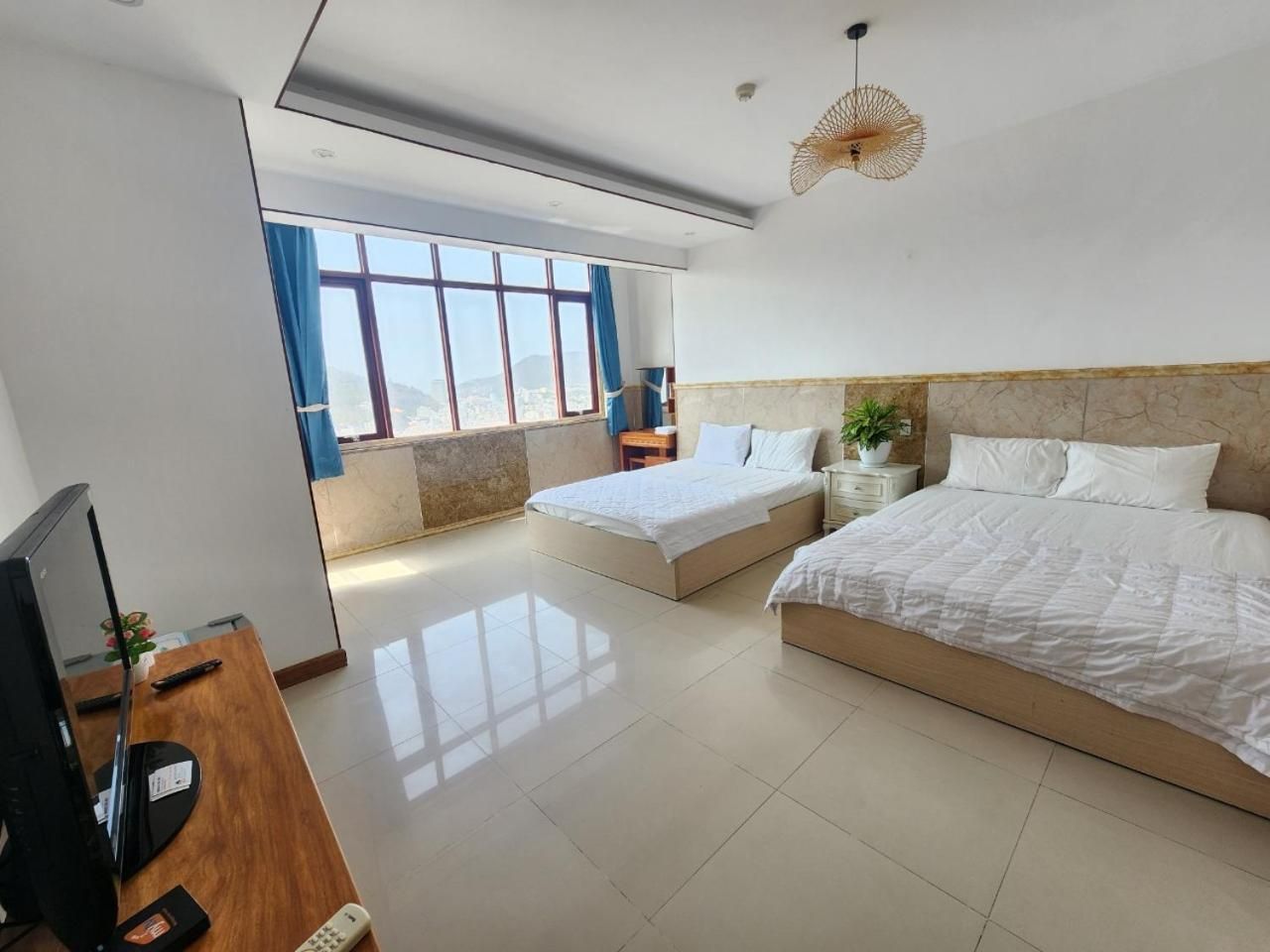 Quadruple Room with Mountain View