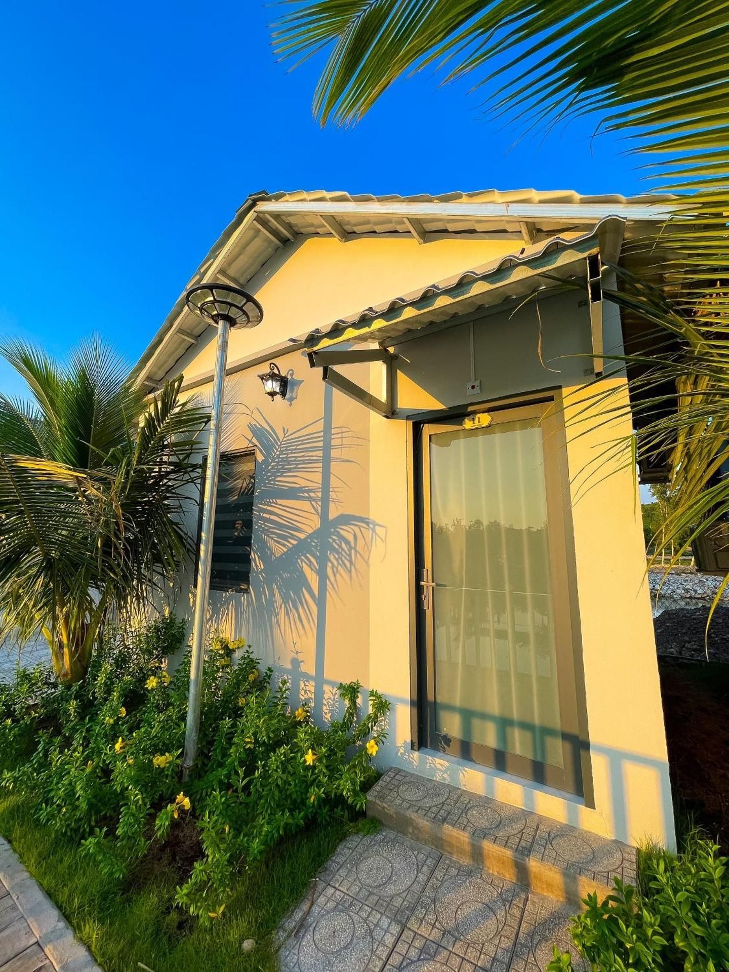 Sai Gon Ha Tien Resort Quadruple Room with Lake View 2