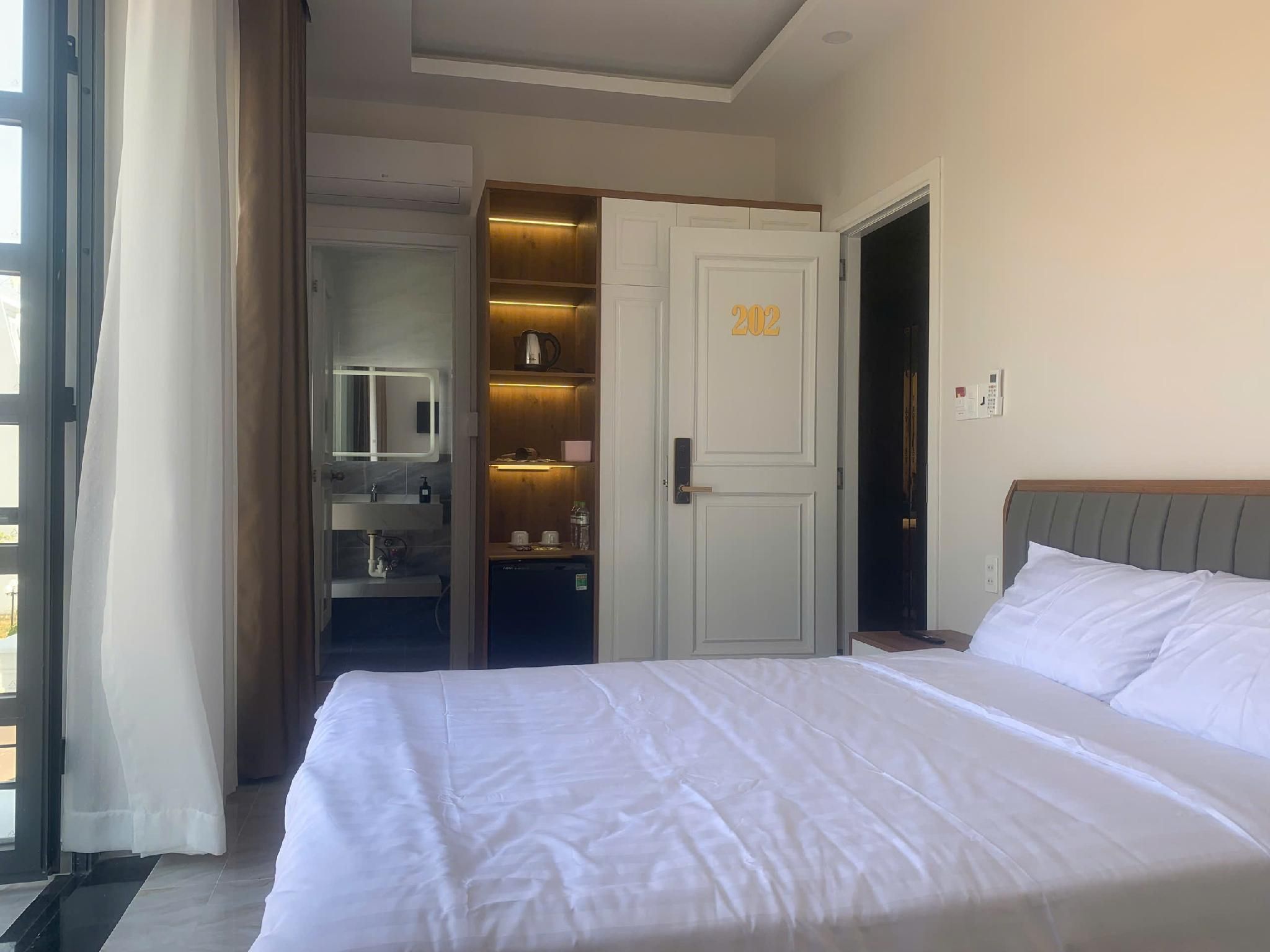 King Room with Balcony