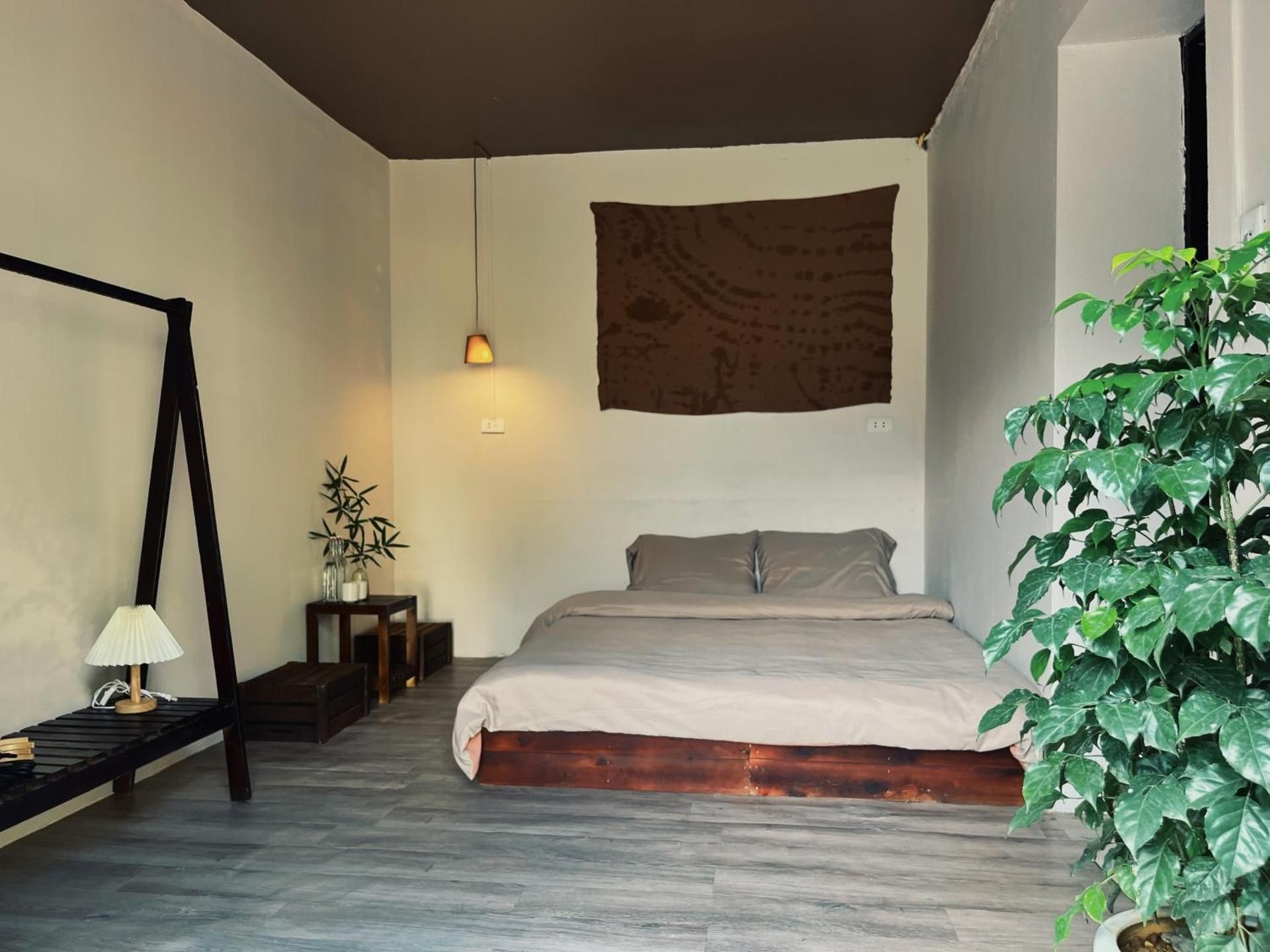 Whisper Stay I The Garden Home Queen Room