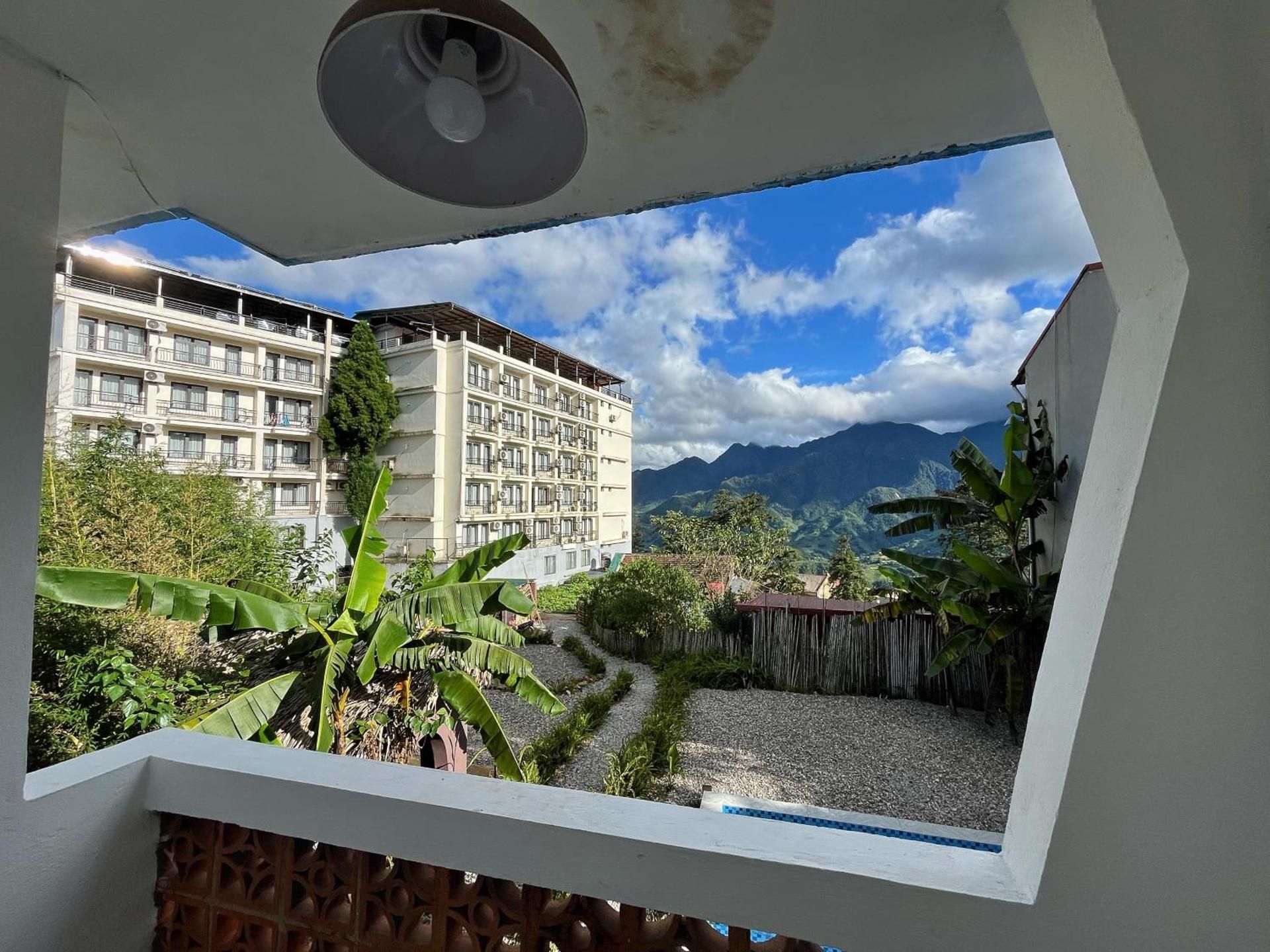 Whisper Stay I The Garden Home Queen Room 2