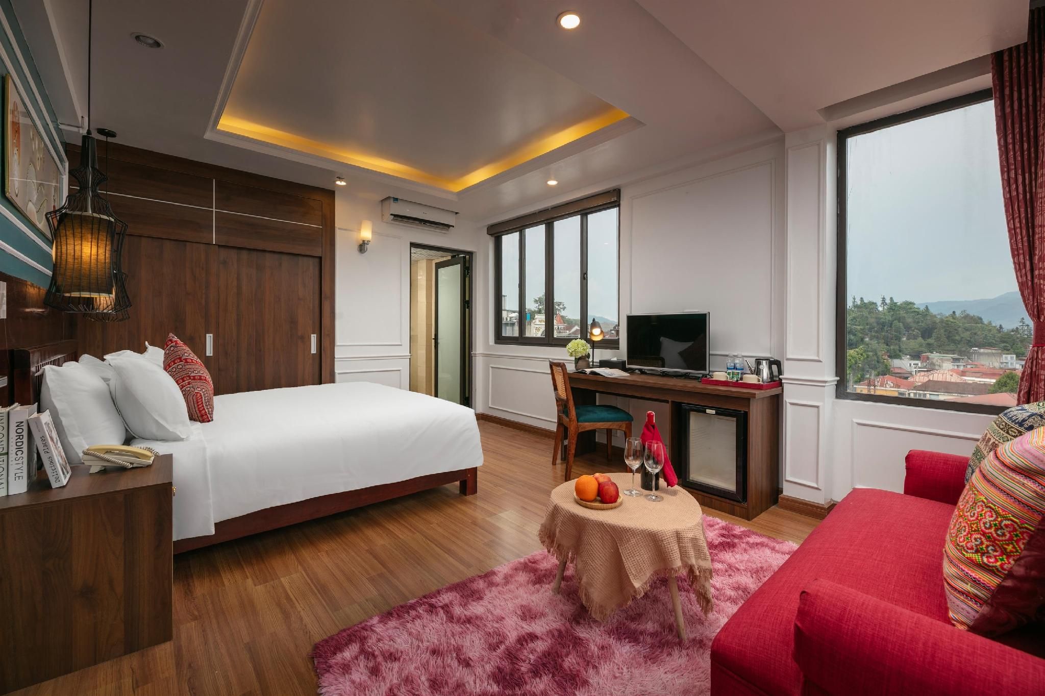 King Room with Mountain View