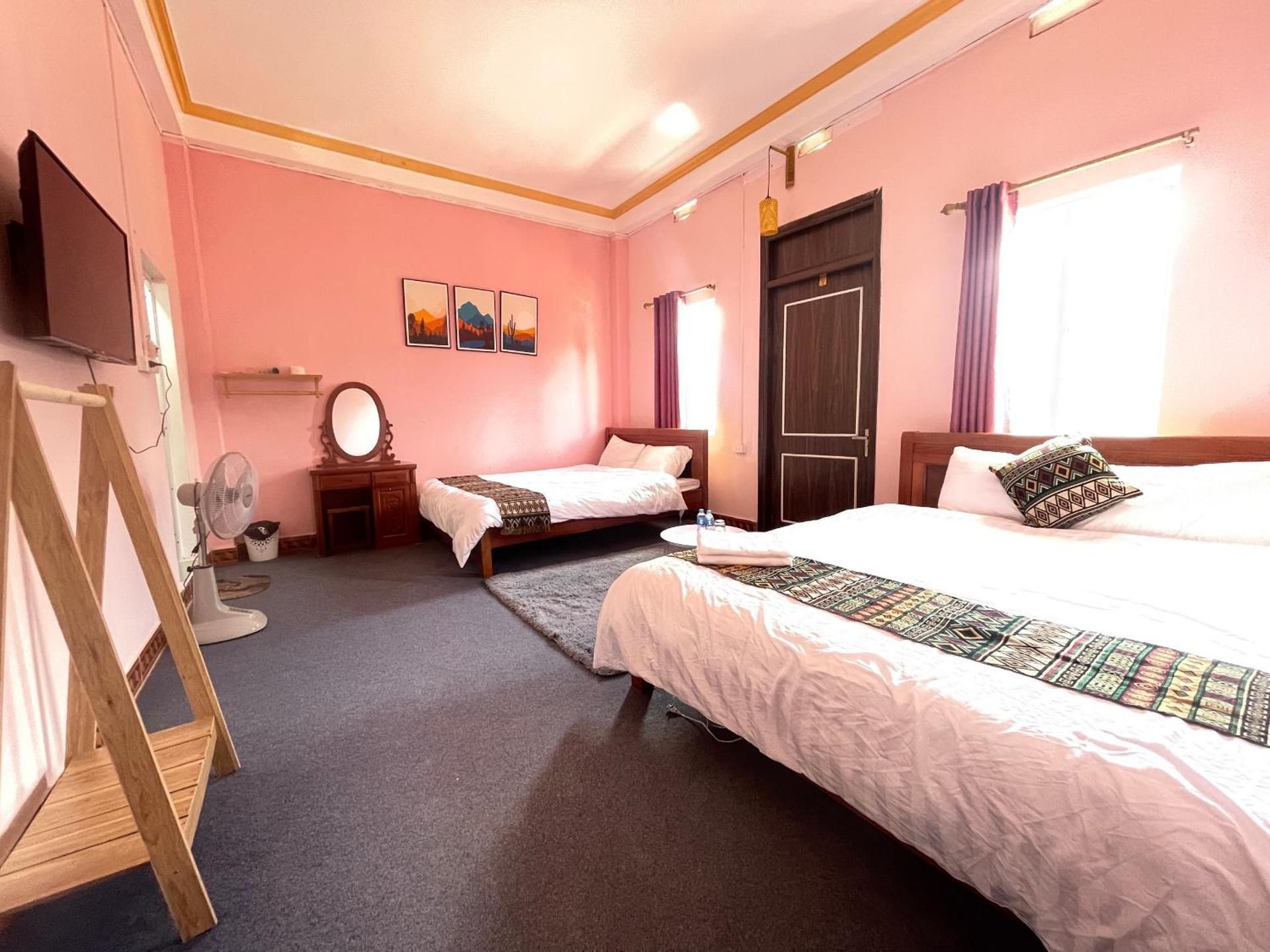 Twin Room with Mountain View