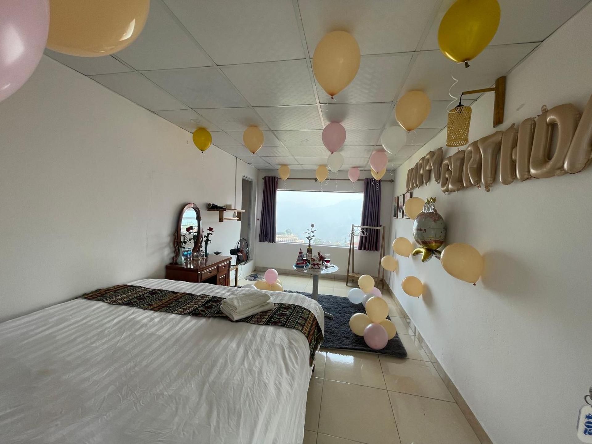 King Room with Mountain View