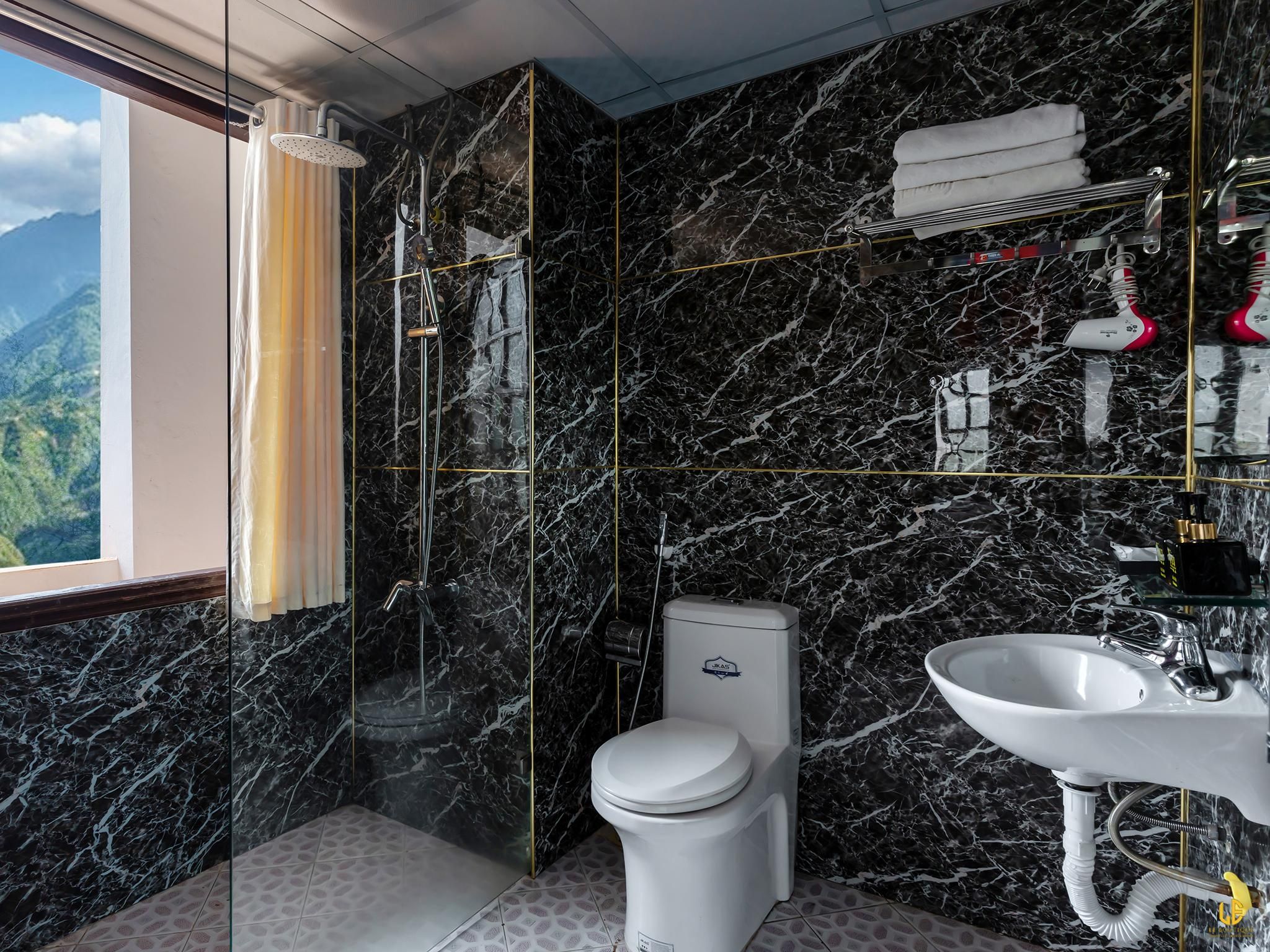 Triple Room with Mountain View