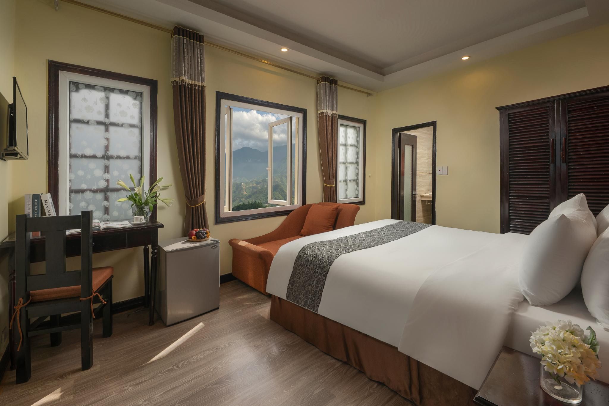 Double Room with Mountain View