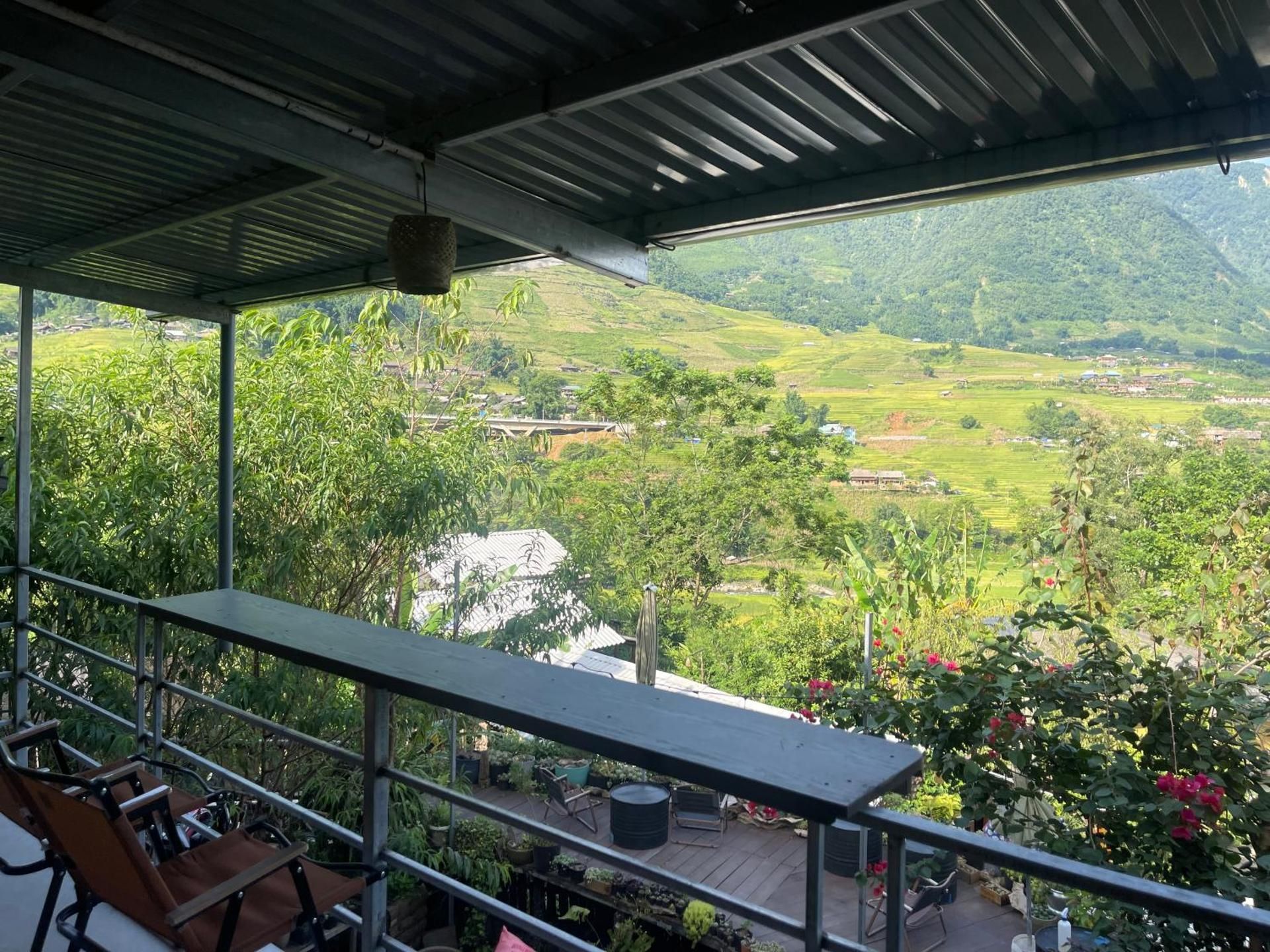 Family Room with Mountain View
