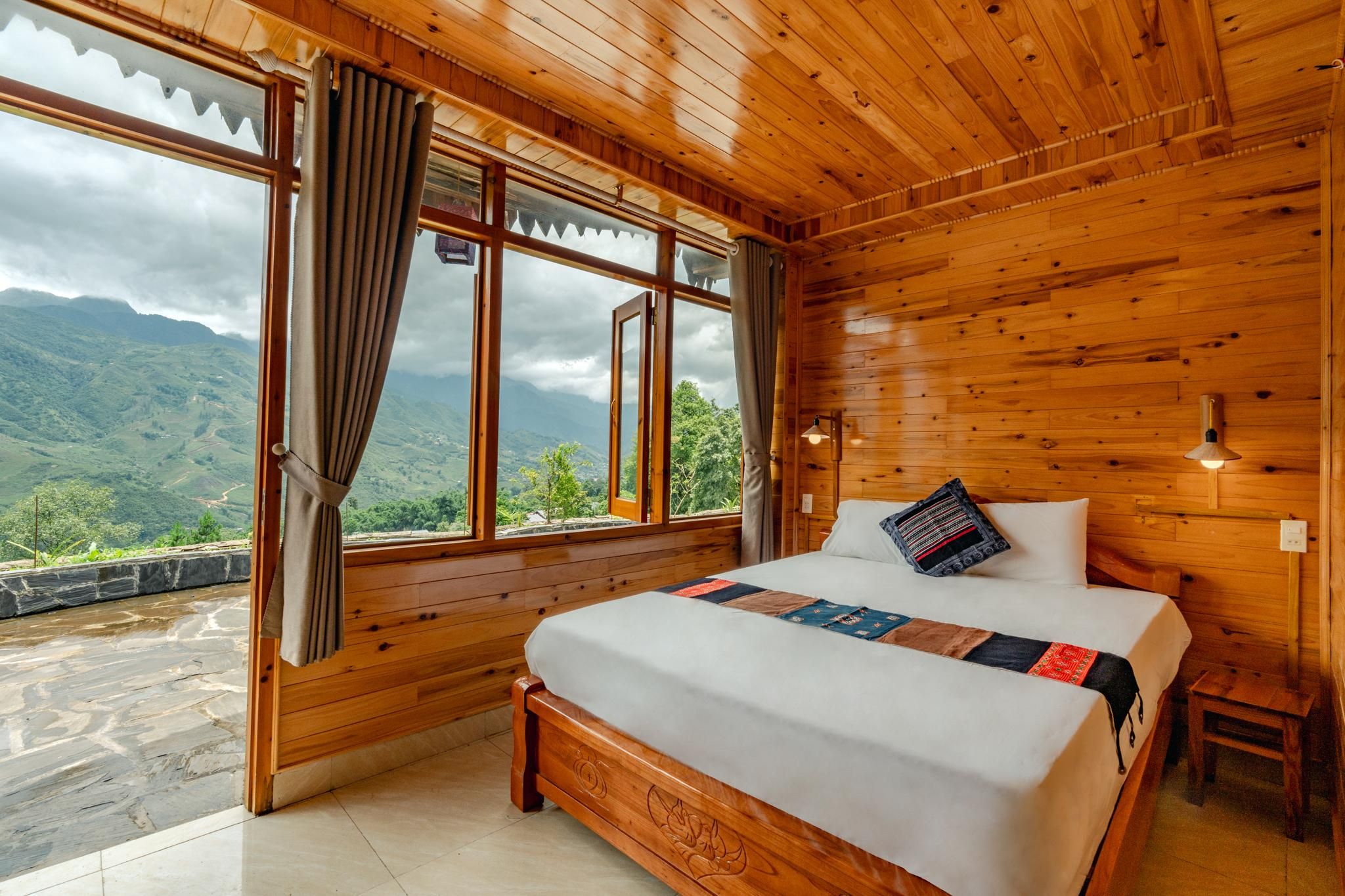 Deluxe Double Room with Mountain View