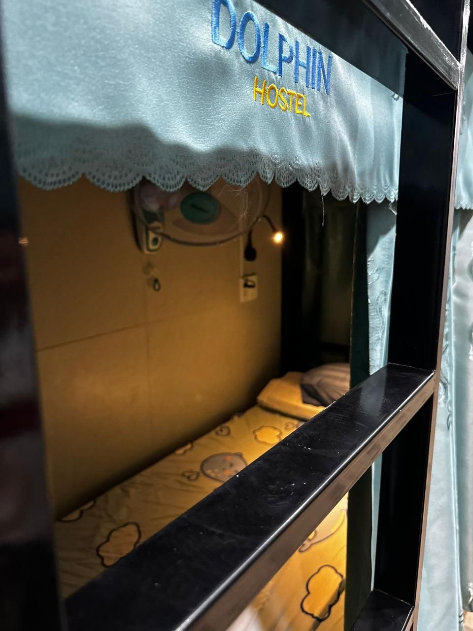 Dolphins Hostel - Riverside Hoi An Bunk Bed in Male Dormitory Room-Mixed 2