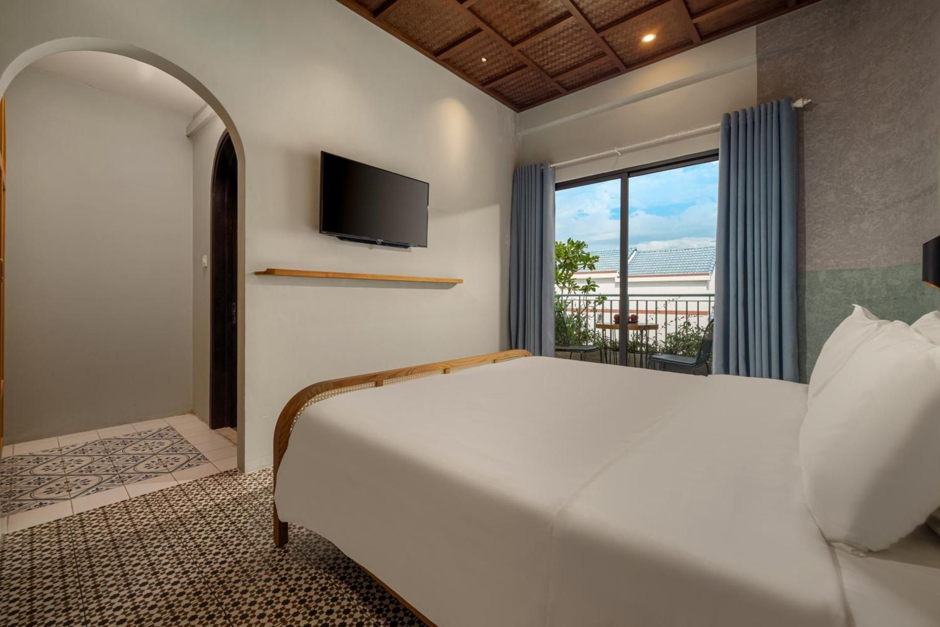 King Room with Pool View