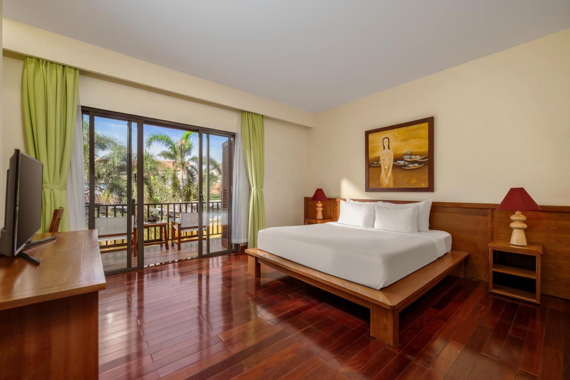 King Room with Lake View