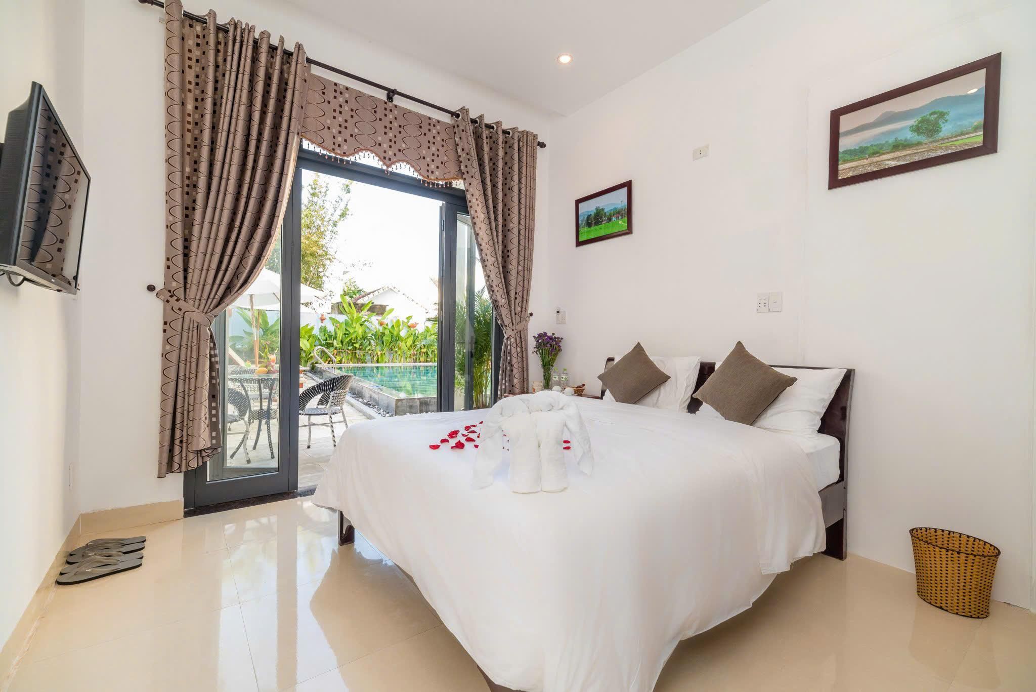 Deluxe Double or Twin Room with Pool View