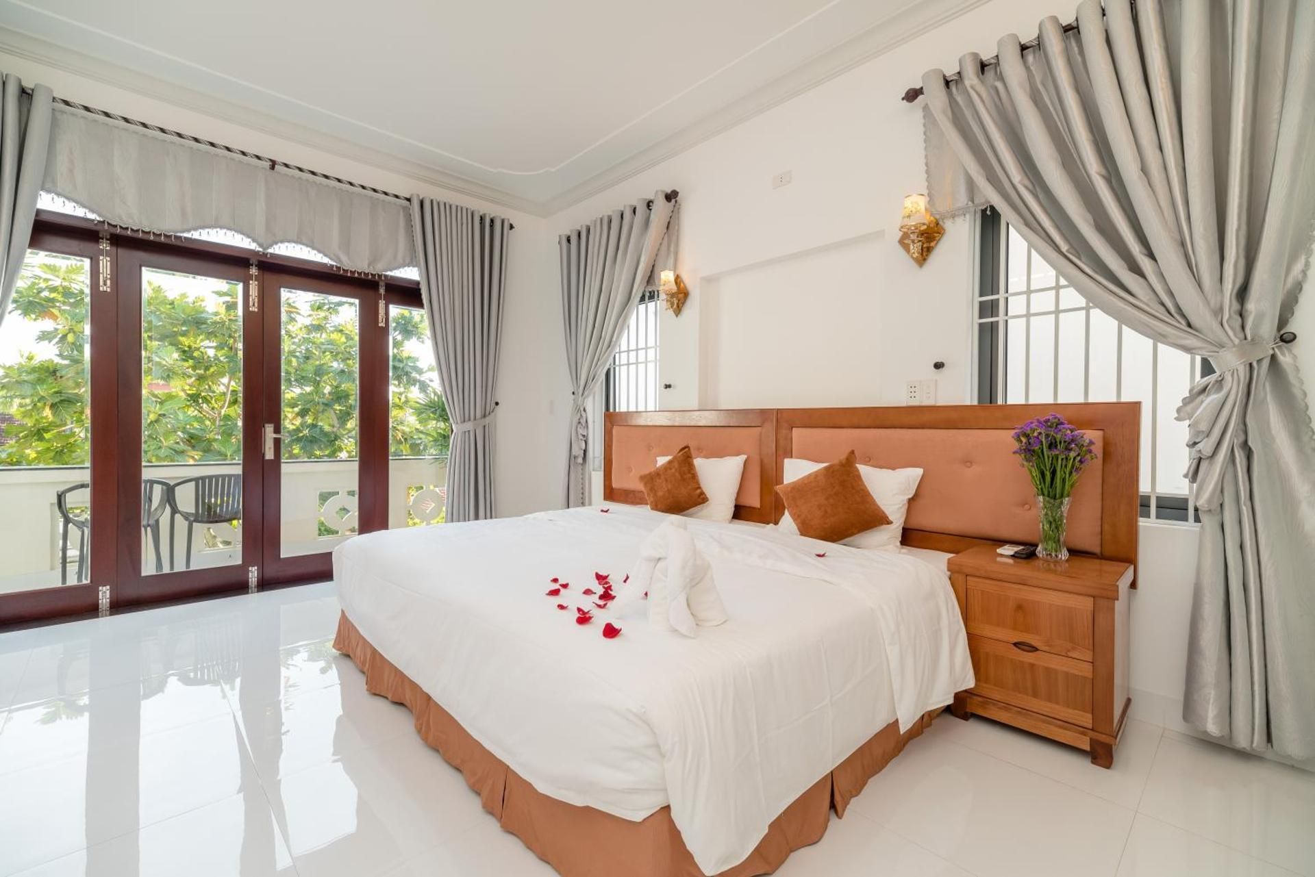 Triple Room with City View
