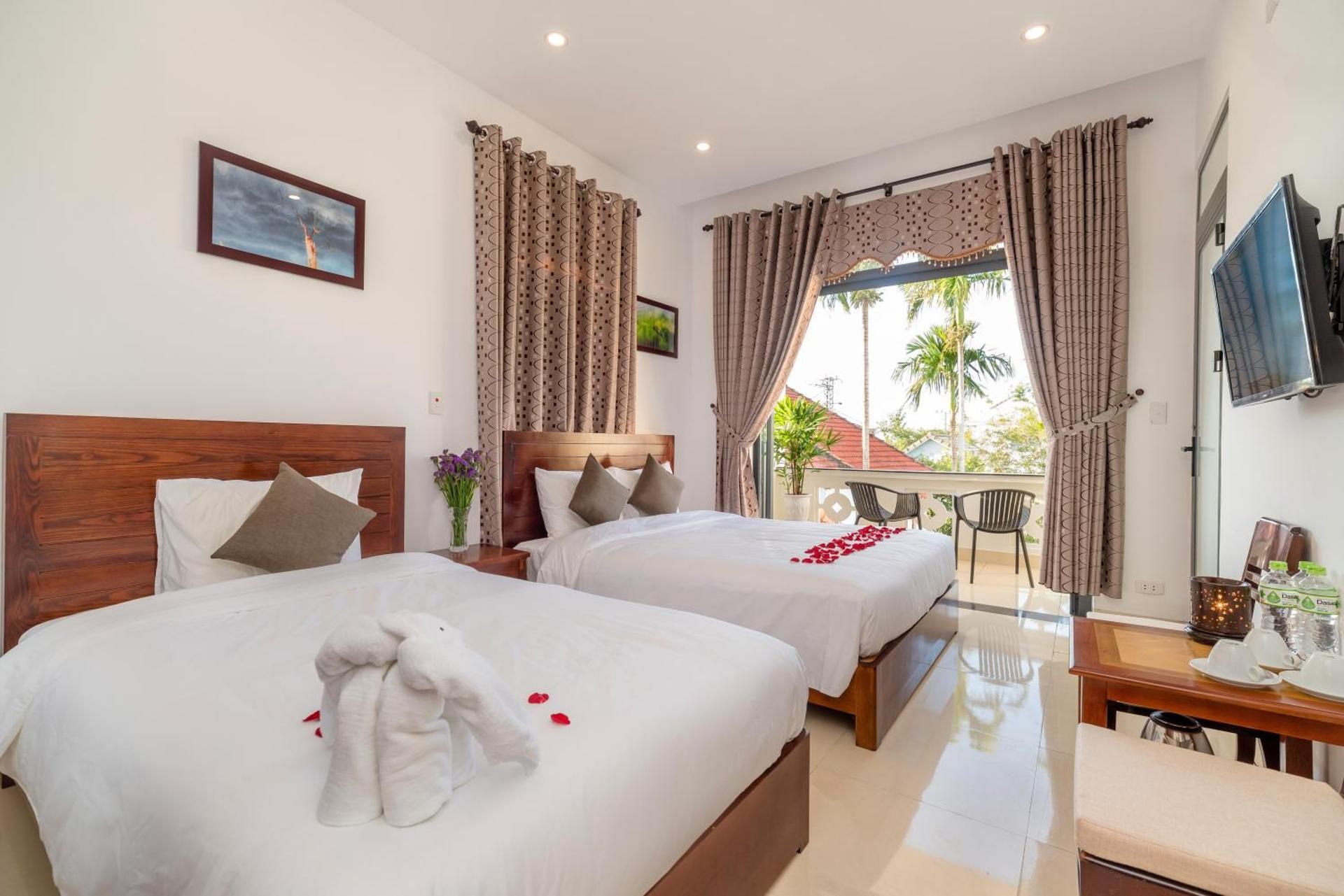 Connecting Room with Pool View