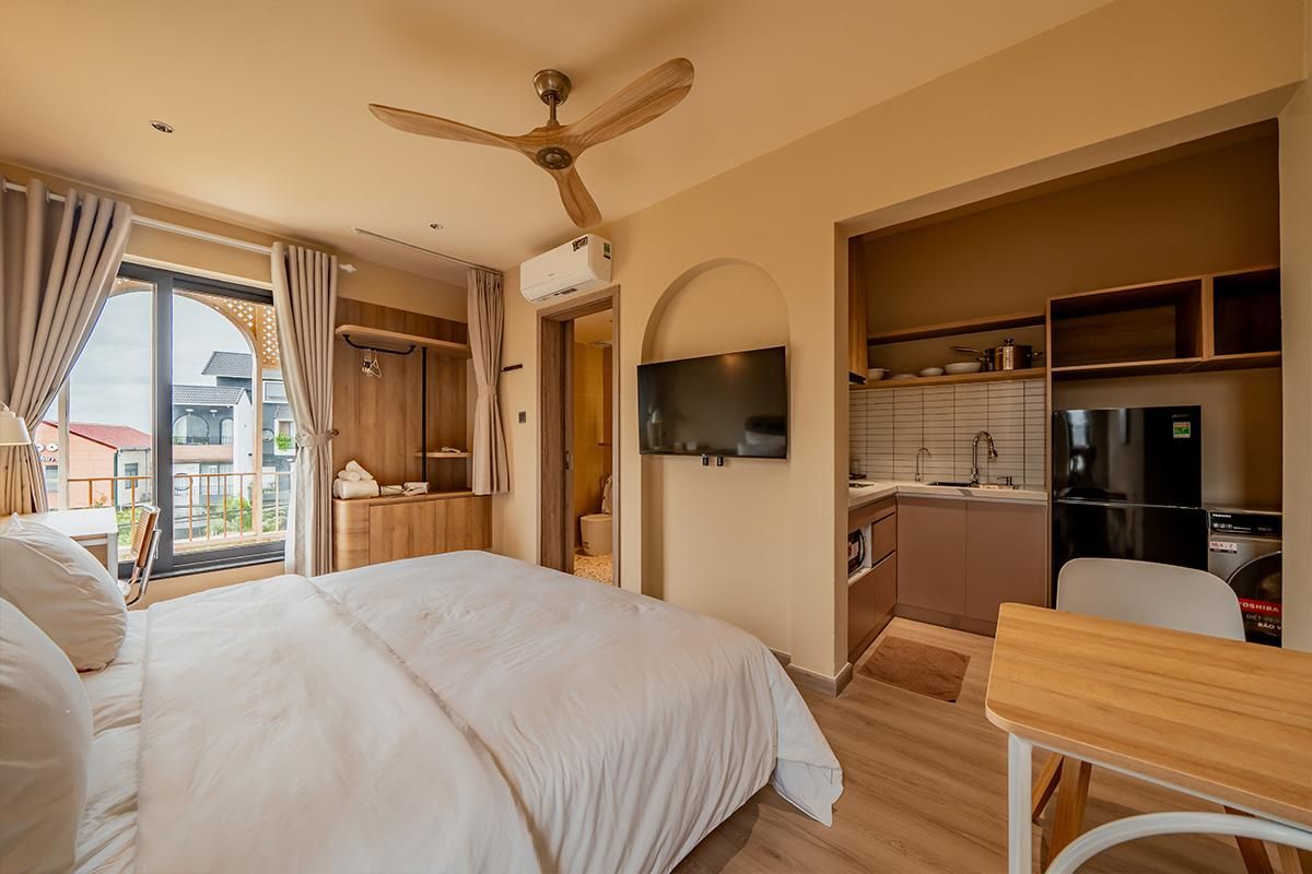 One-Bedroom Apartment with City View