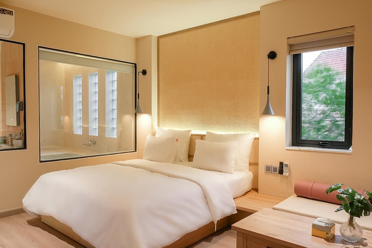 Studio - King Room with Balcony