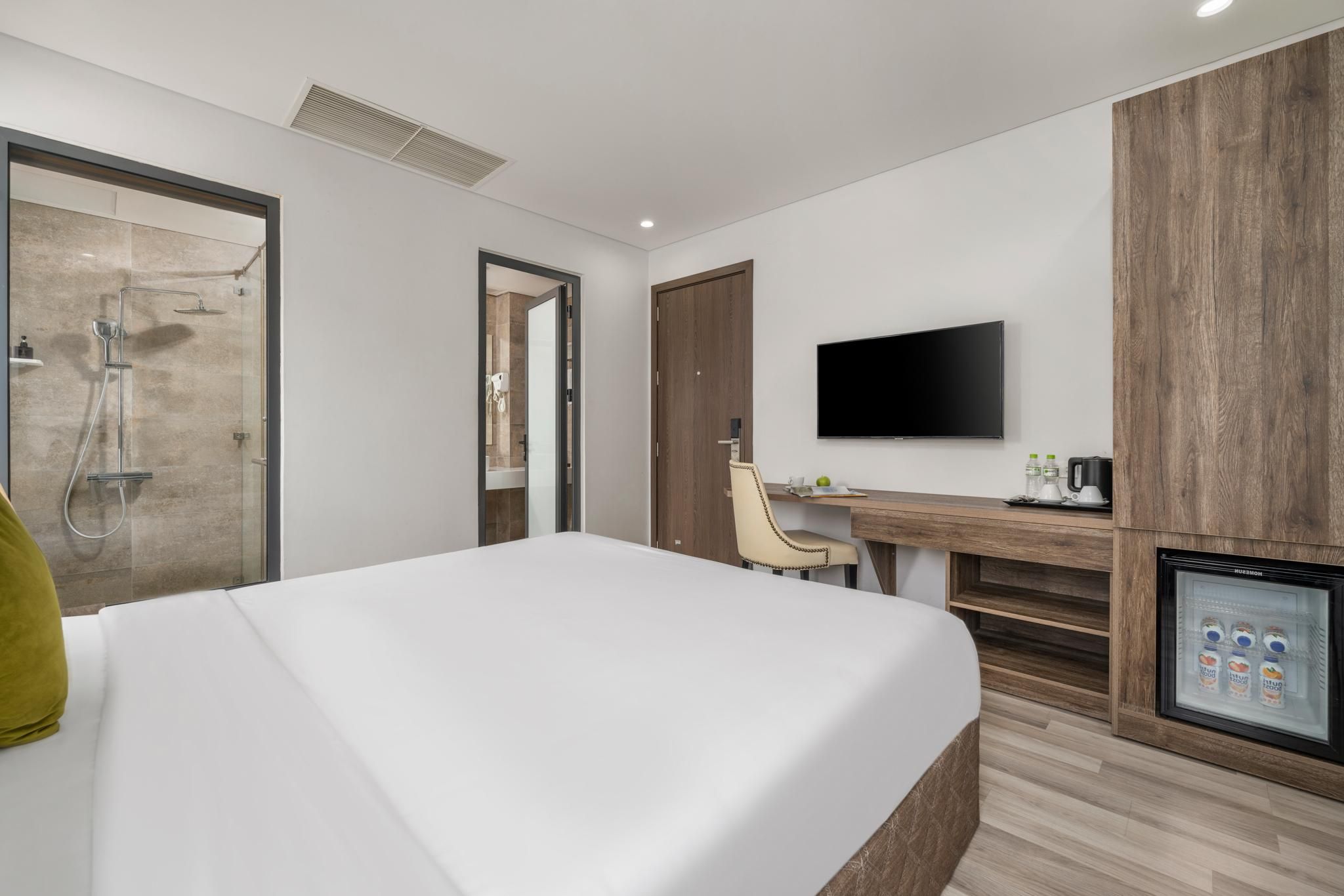 Superior Double Room with Internal Window