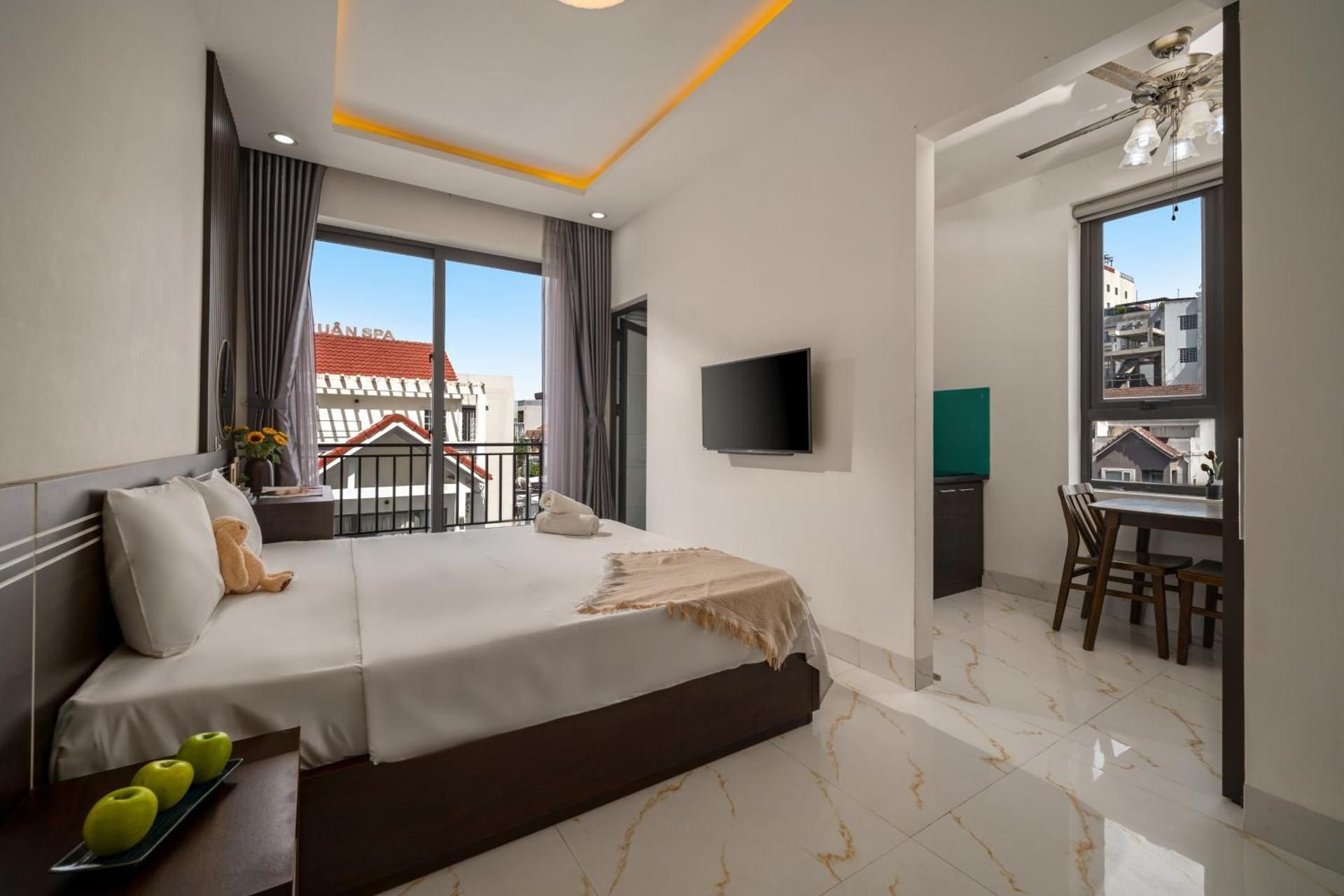 One-Bedroom Apartment with Balcony and Water View