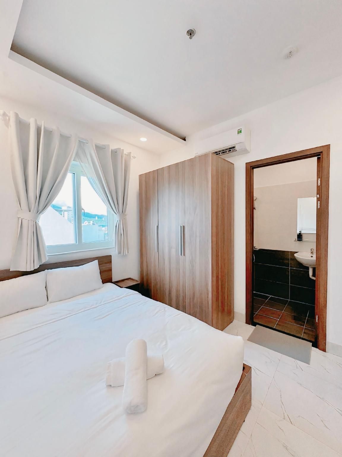 Superior Double with Window