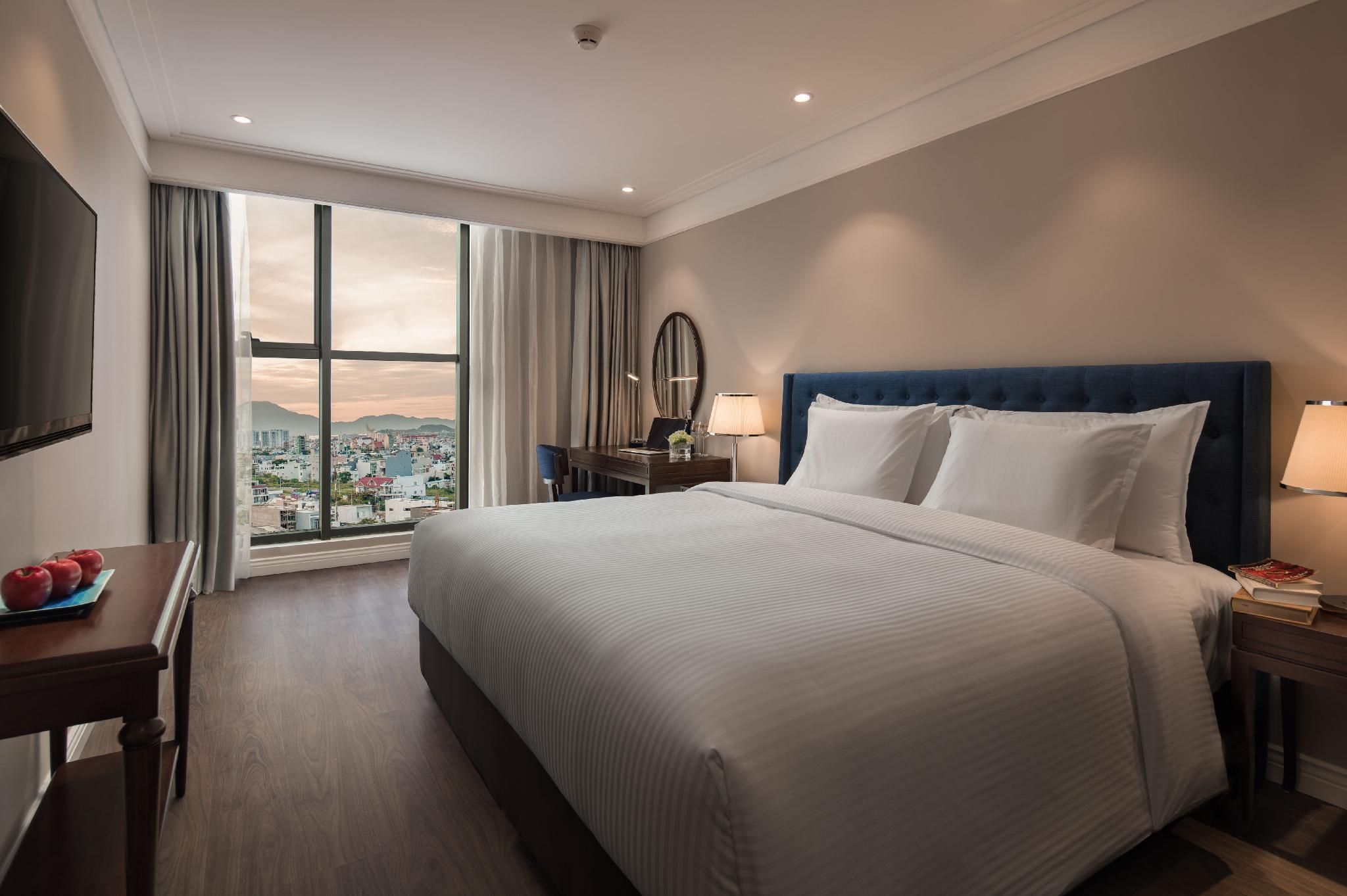 1BR Skyline Suite