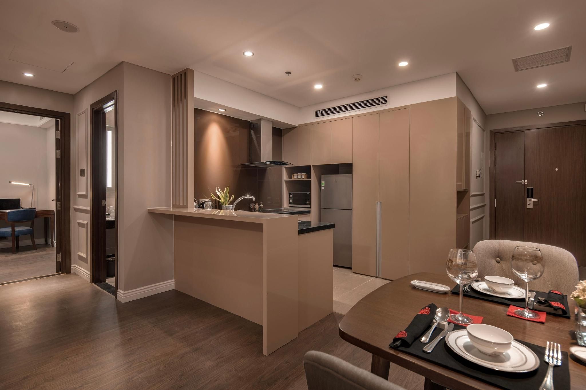 2 Bedroom Apartment with Bathtub