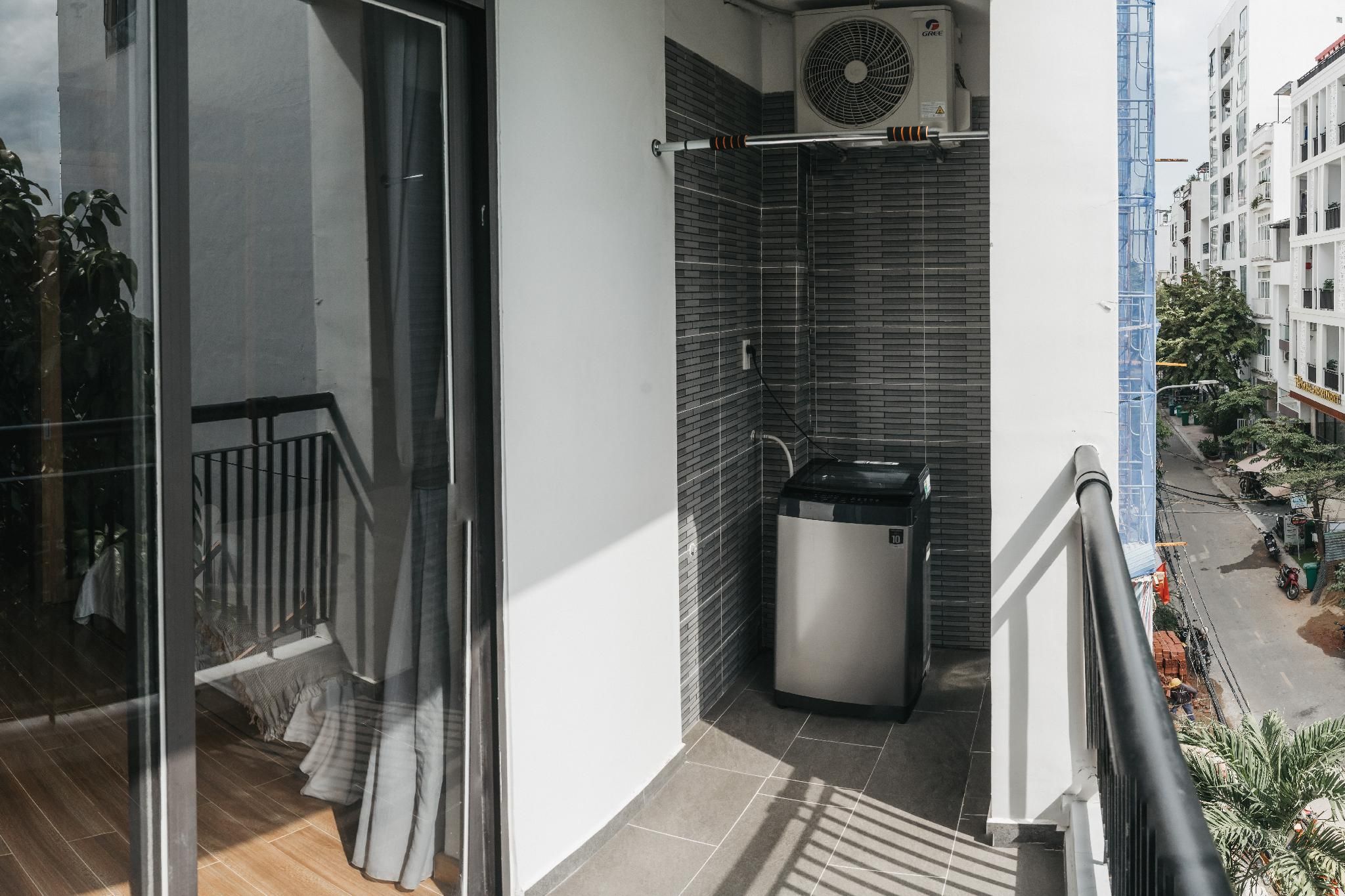 One-Bedroom Apartment with Balcony