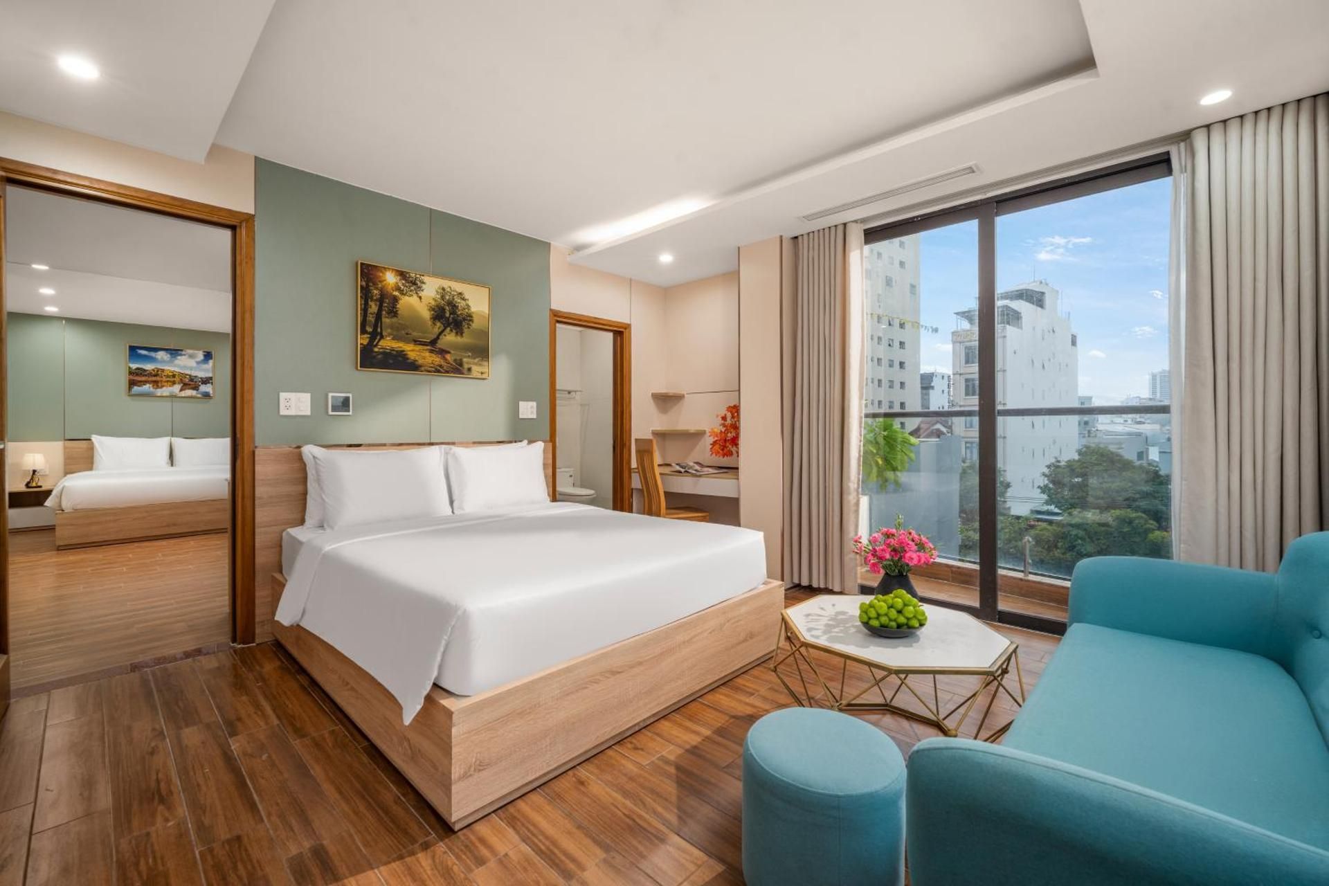 Two-Bedroom Deluxe Apartment with Garden View