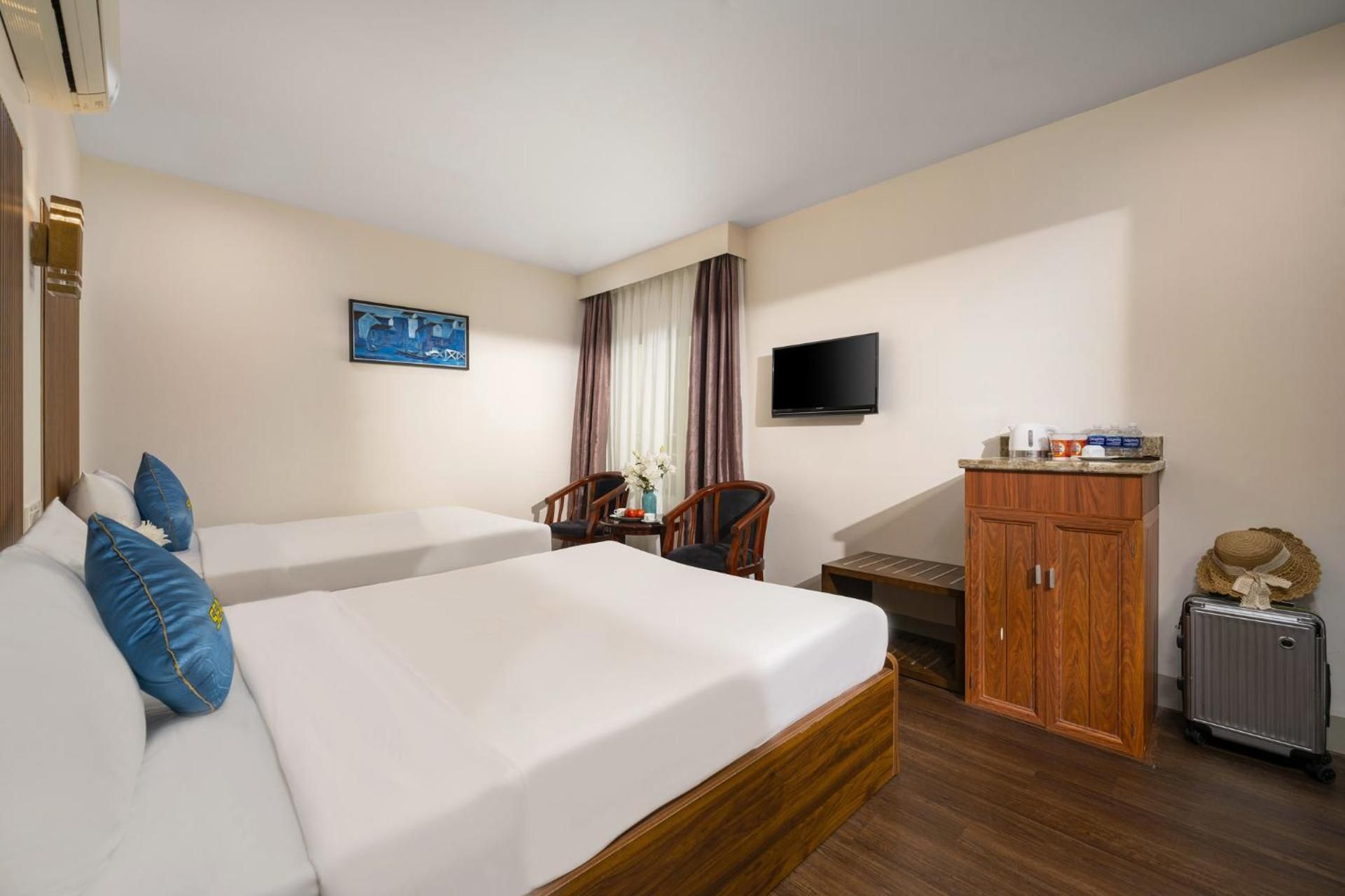 Twin Room with View