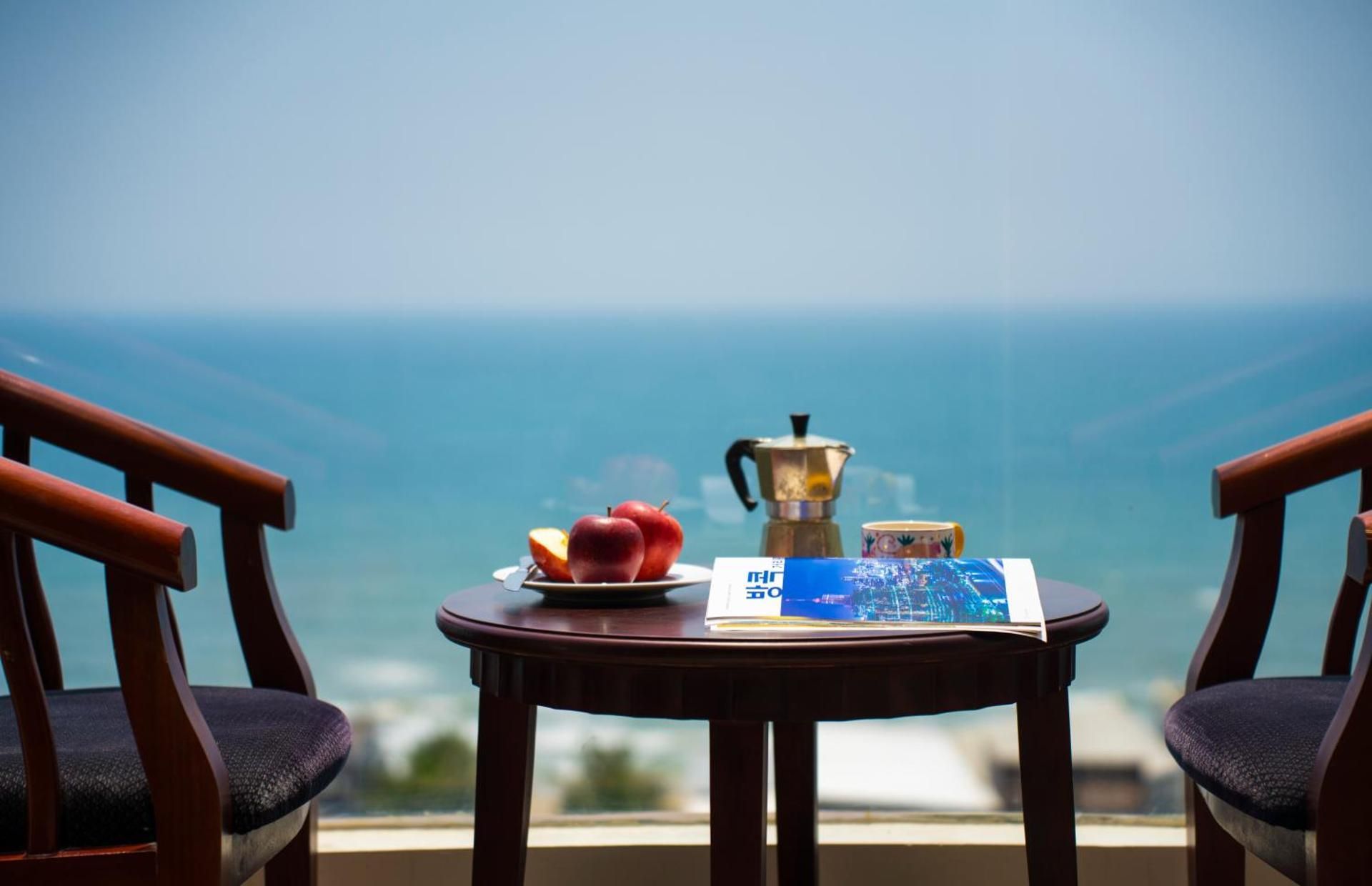 Double Queen Bed with Sea View