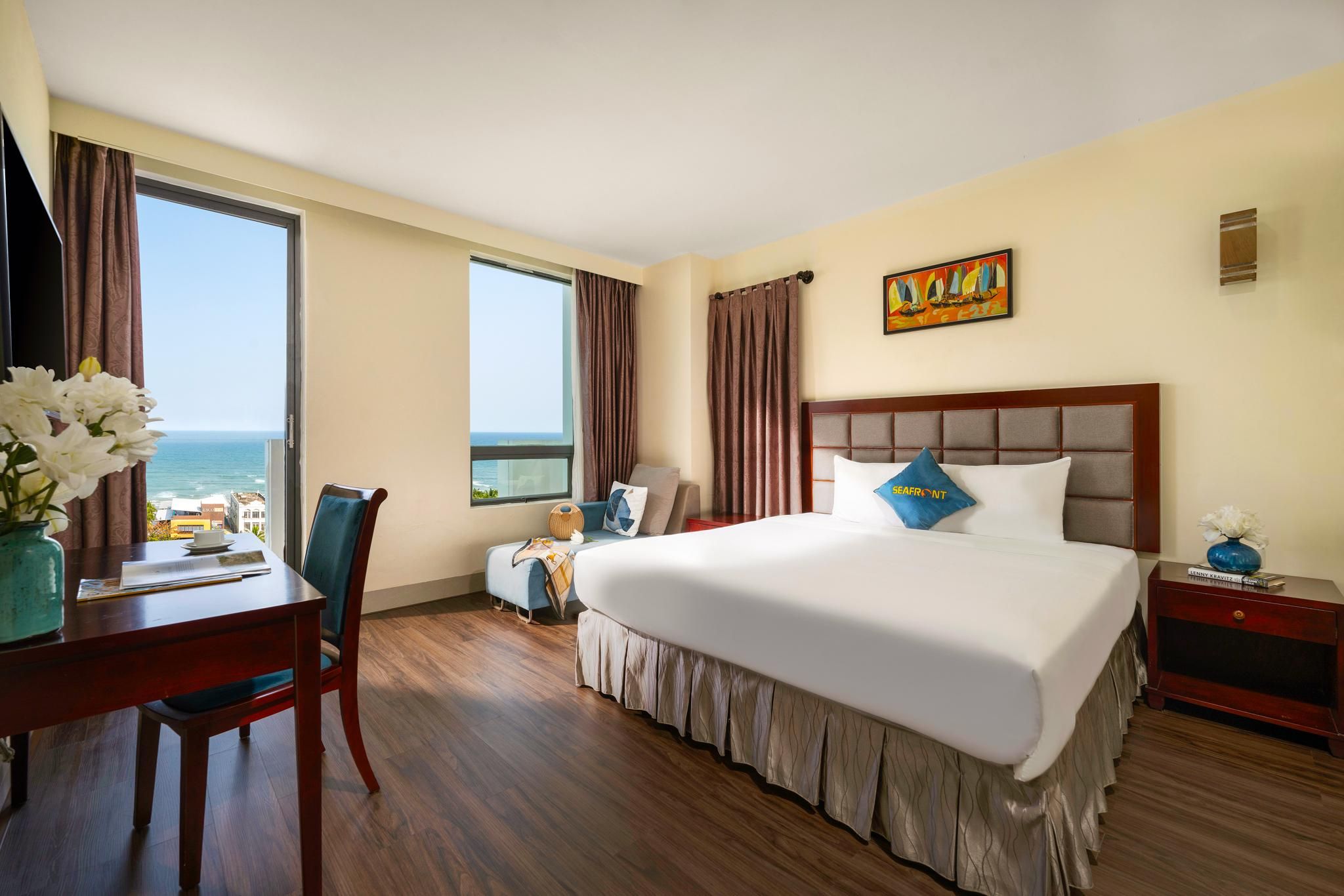 Superior Sea View Twin Bed - City Tower